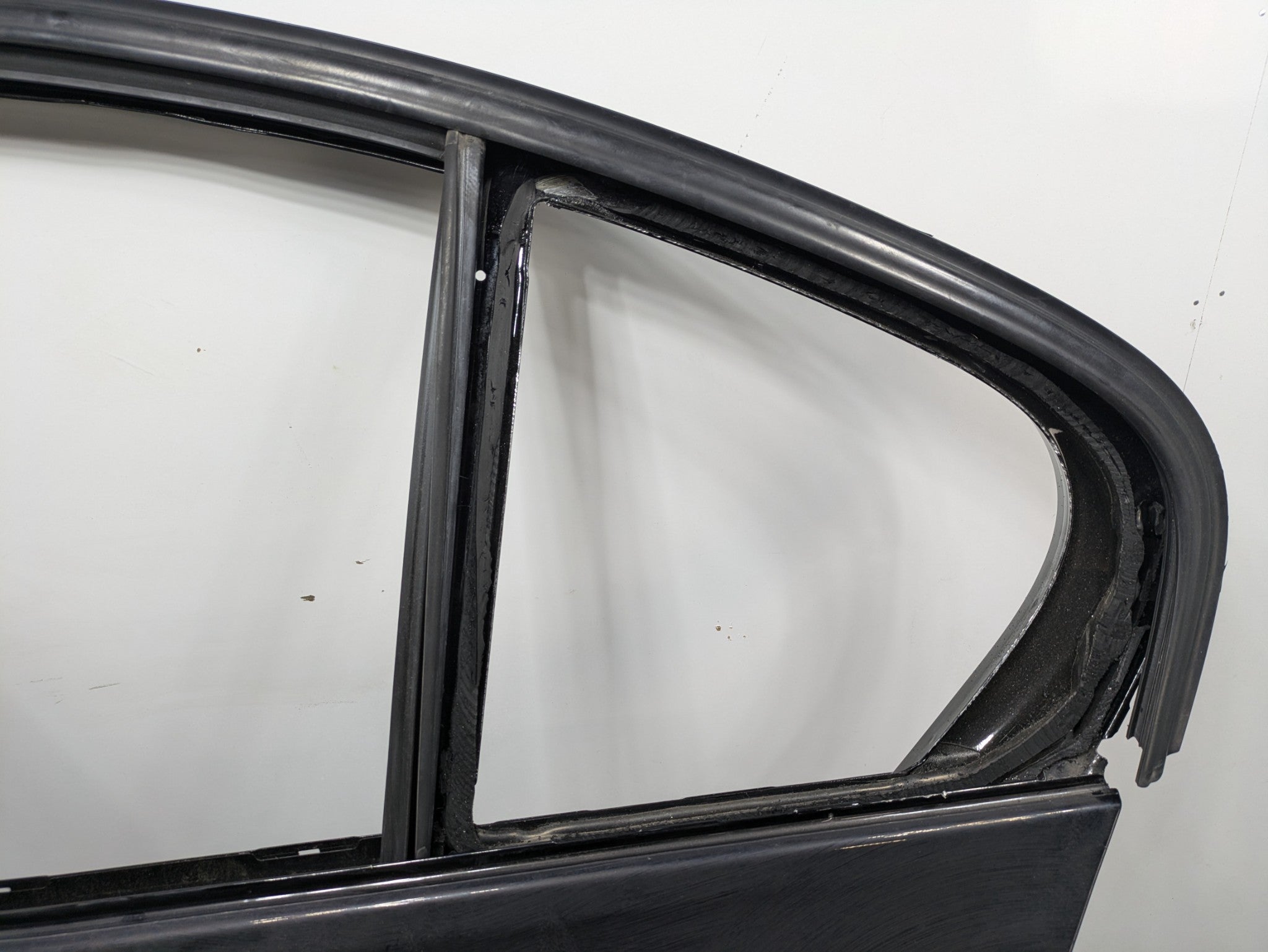 2016 - 2019 OEM BMW 330I REAR LEFT DRIVER SIDE DOOR SHELL PANEL BLACK ASSEMBLY