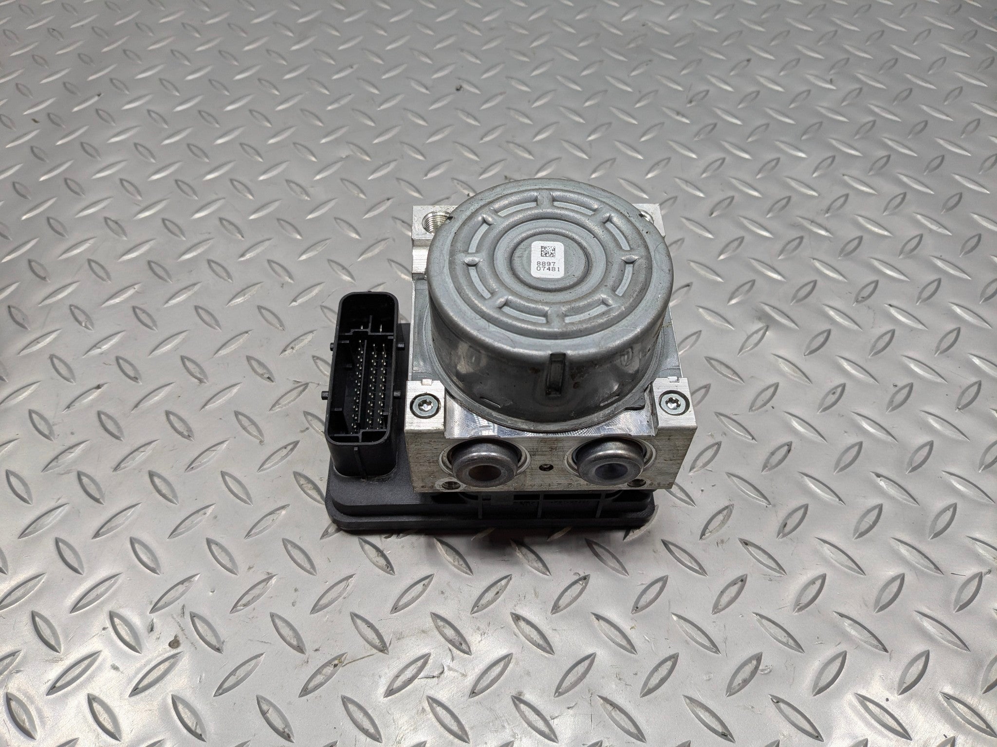 2016 - 2019 OEM BMW 330I ANTI LOCK BRAKE PUMP CONTROL MODULE UNIT