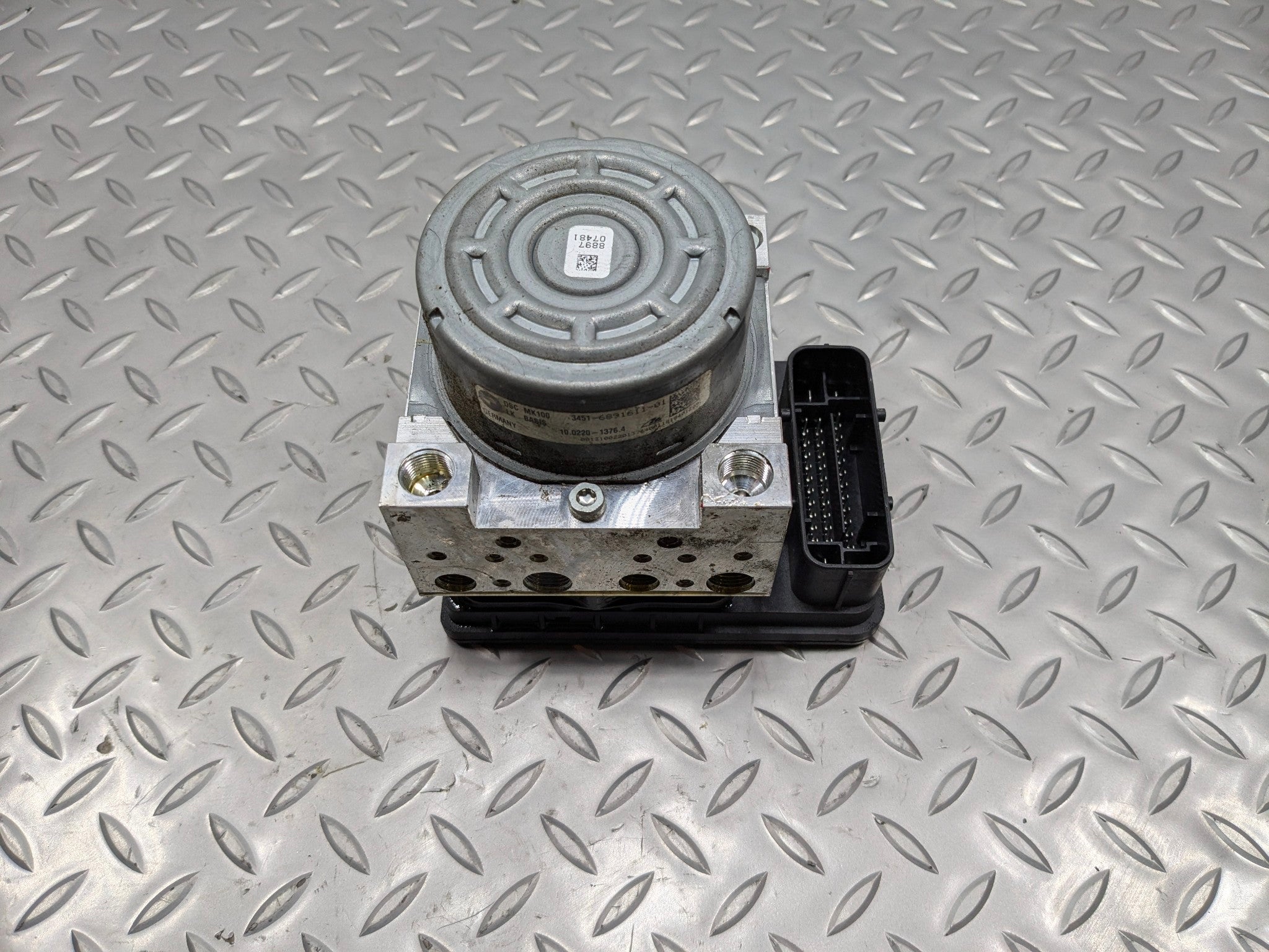 2016 - 2019 OEM BMW 330I ANTI LOCK BRAKE PUMP CONTROL MODULE UNIT