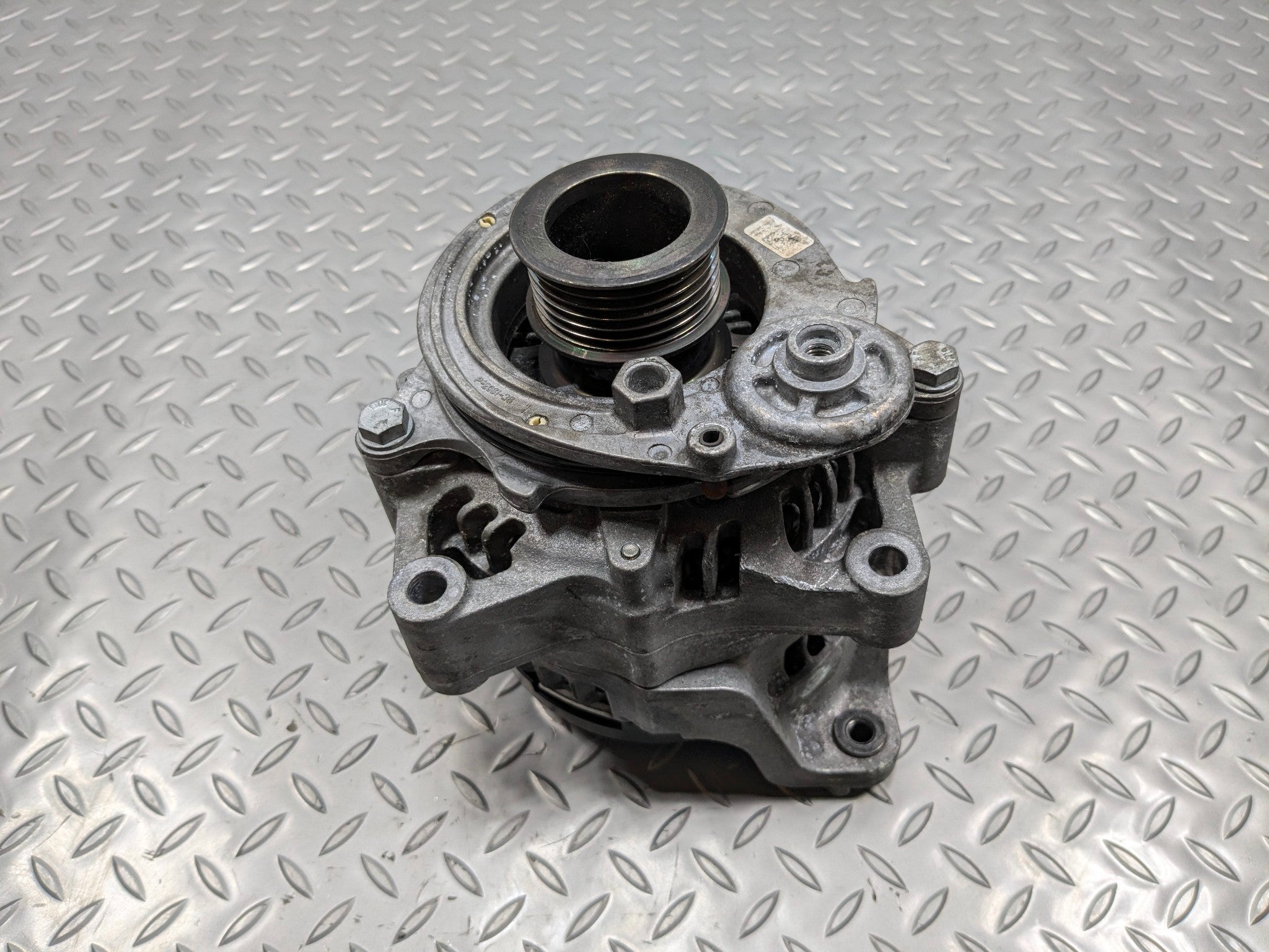 2016 - 2019 OEM BMW 330I ENGINE ALTERNATOR GENERATOR MOTOR ASSEMBLY