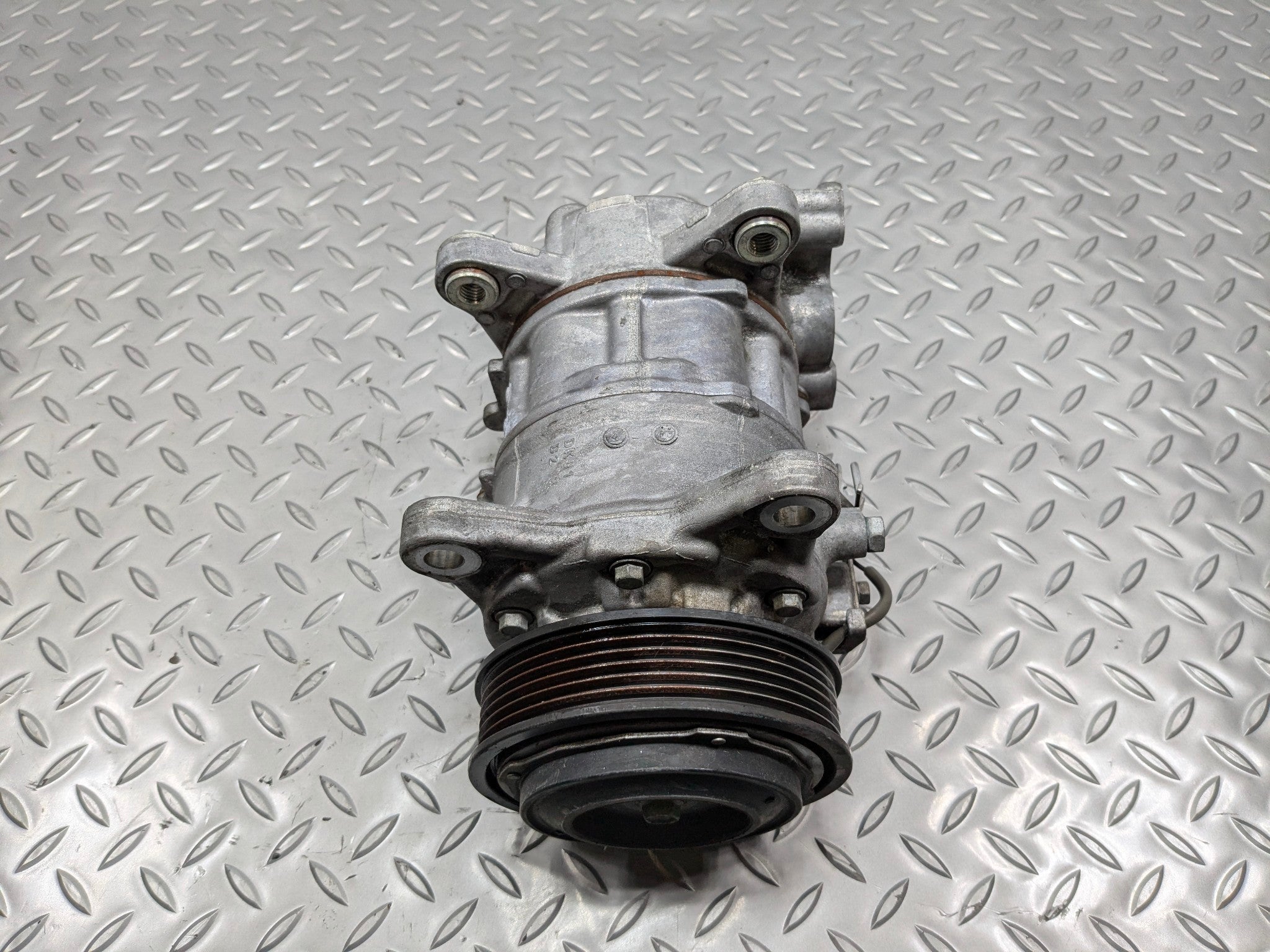 2016 - 2019 OEM BMW 330I AC AIR CONDITIONING AIR COMPRESSOR PUMP