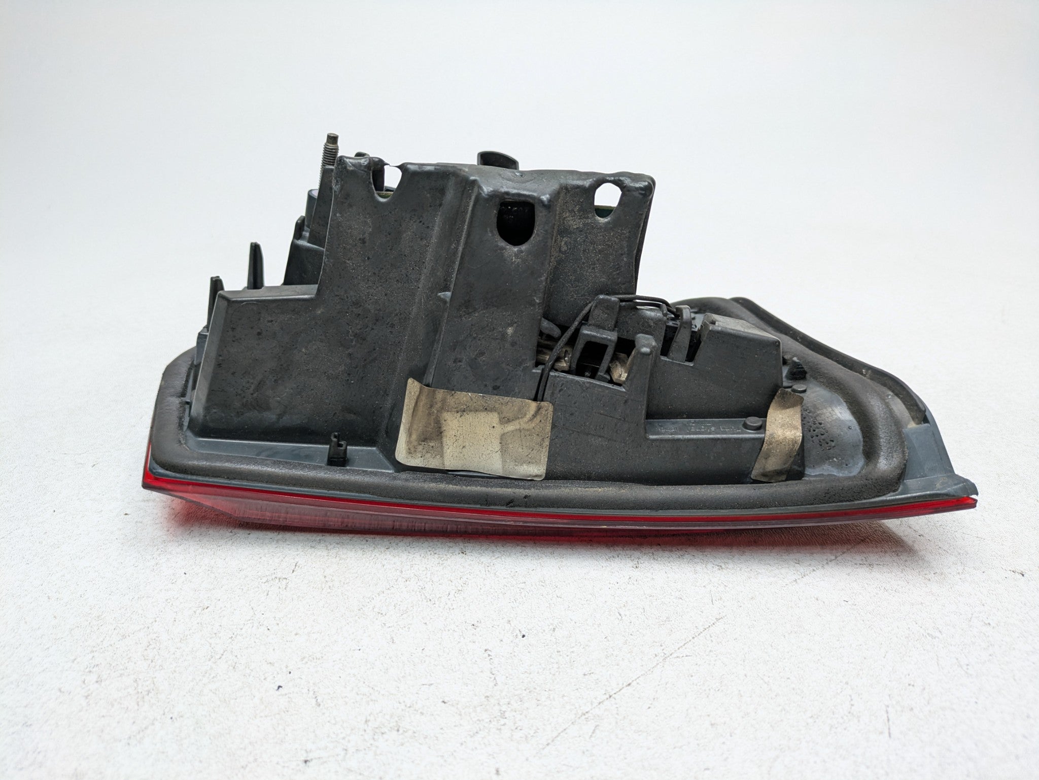 2016 - 2019 OEM BMW 330I REAR RIGHT PASSENGER SIDE INNER TAIL LIGHT ASSEMBLY