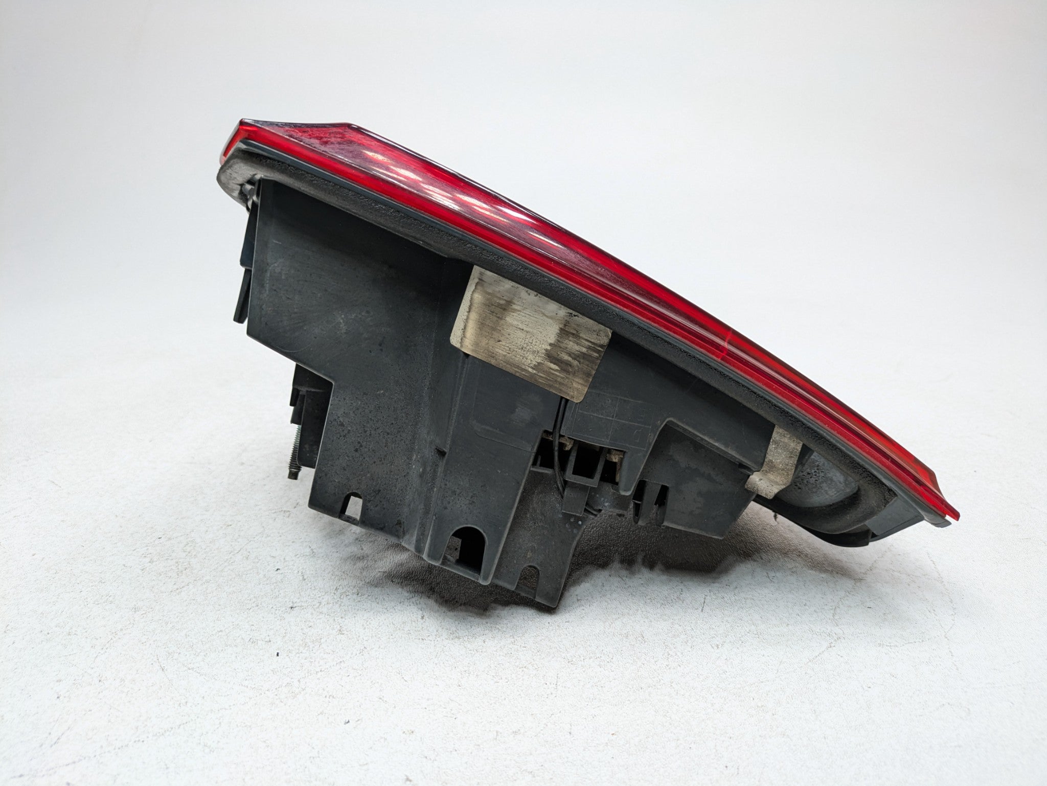 2016 - 2019 OEM BMW 330I REAR LEFT DRIVER SIDE INNER TAIL LIGHT ASSEMBLY