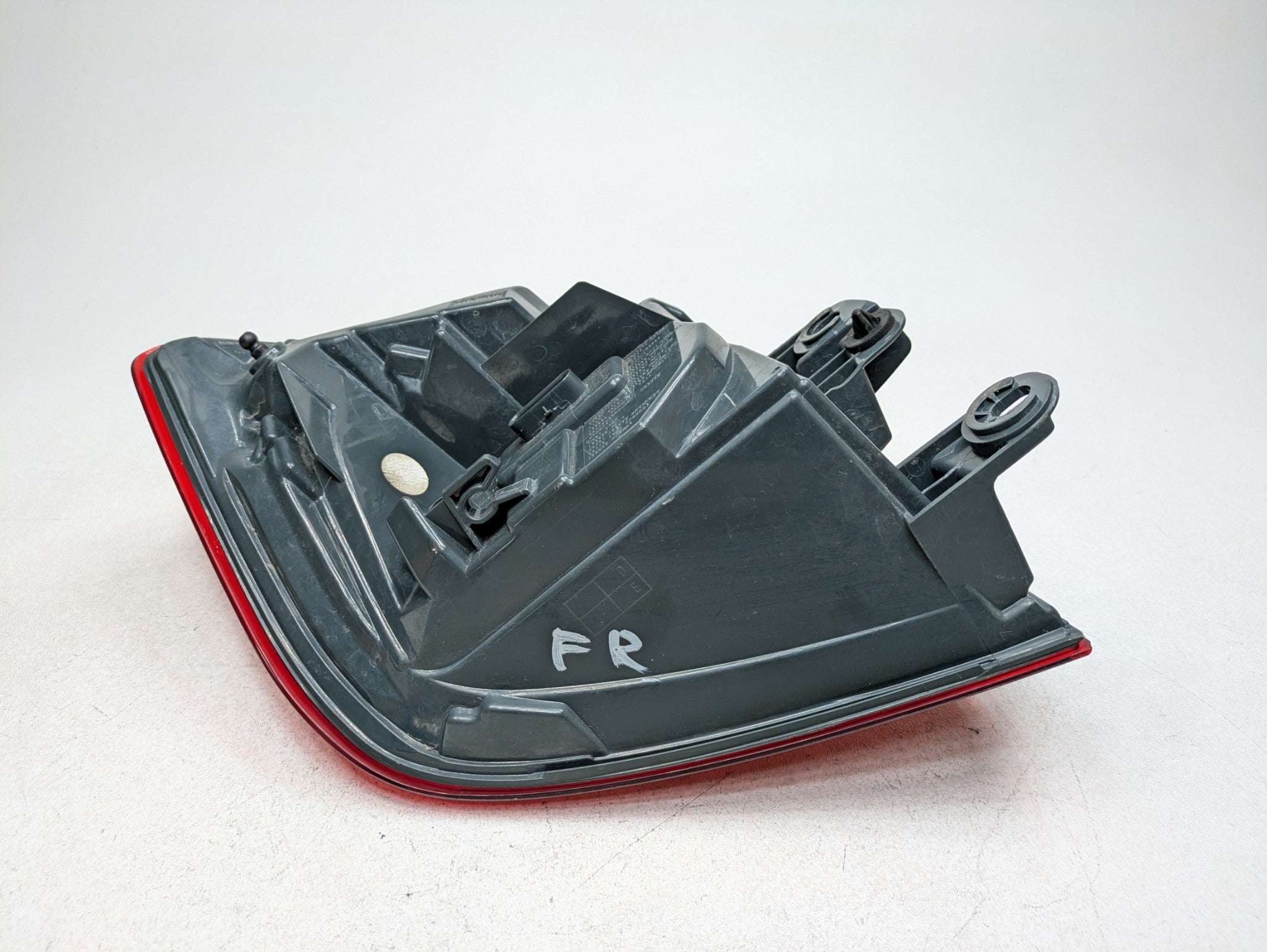 2016 - 2019 OEM BMW 330I REAR RIGHT PASSENGER SIDE OUTER TAIL LIGHT ASSEMBLY