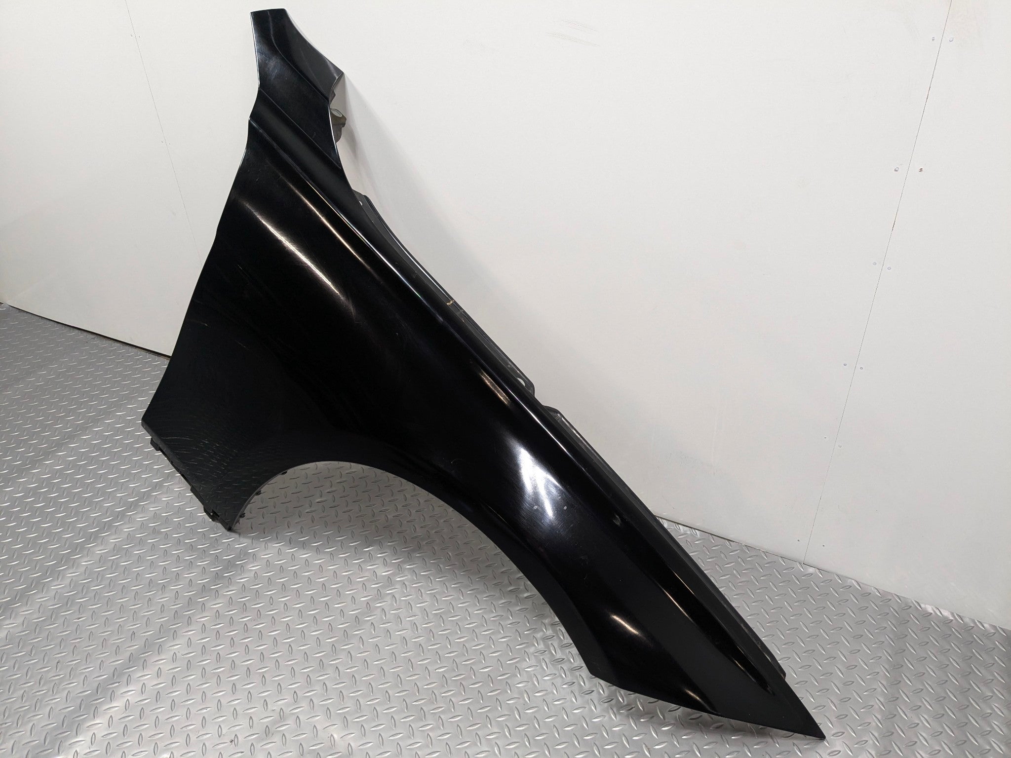 2016 - 2019 OEM BMW 330I FRONT RIGHT PASSENGER SIDE FENDER PANEL BLACK