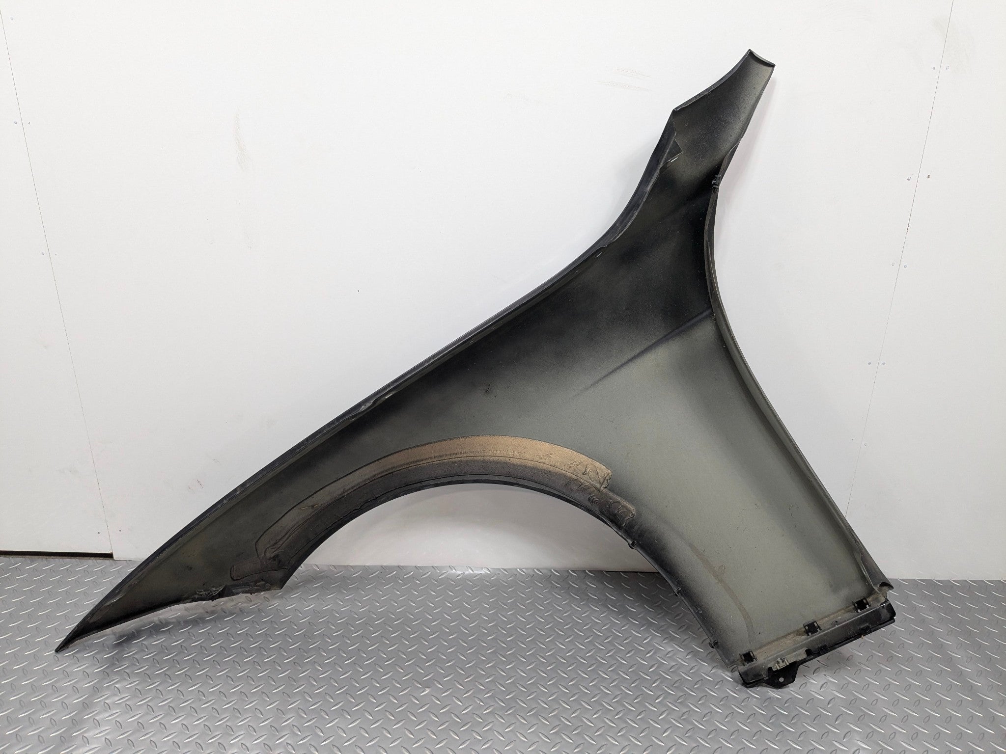 2016 - 2019 OEM BMW 330I FRONT RIGHT PASSENGER SIDE FENDER PANEL BLACK