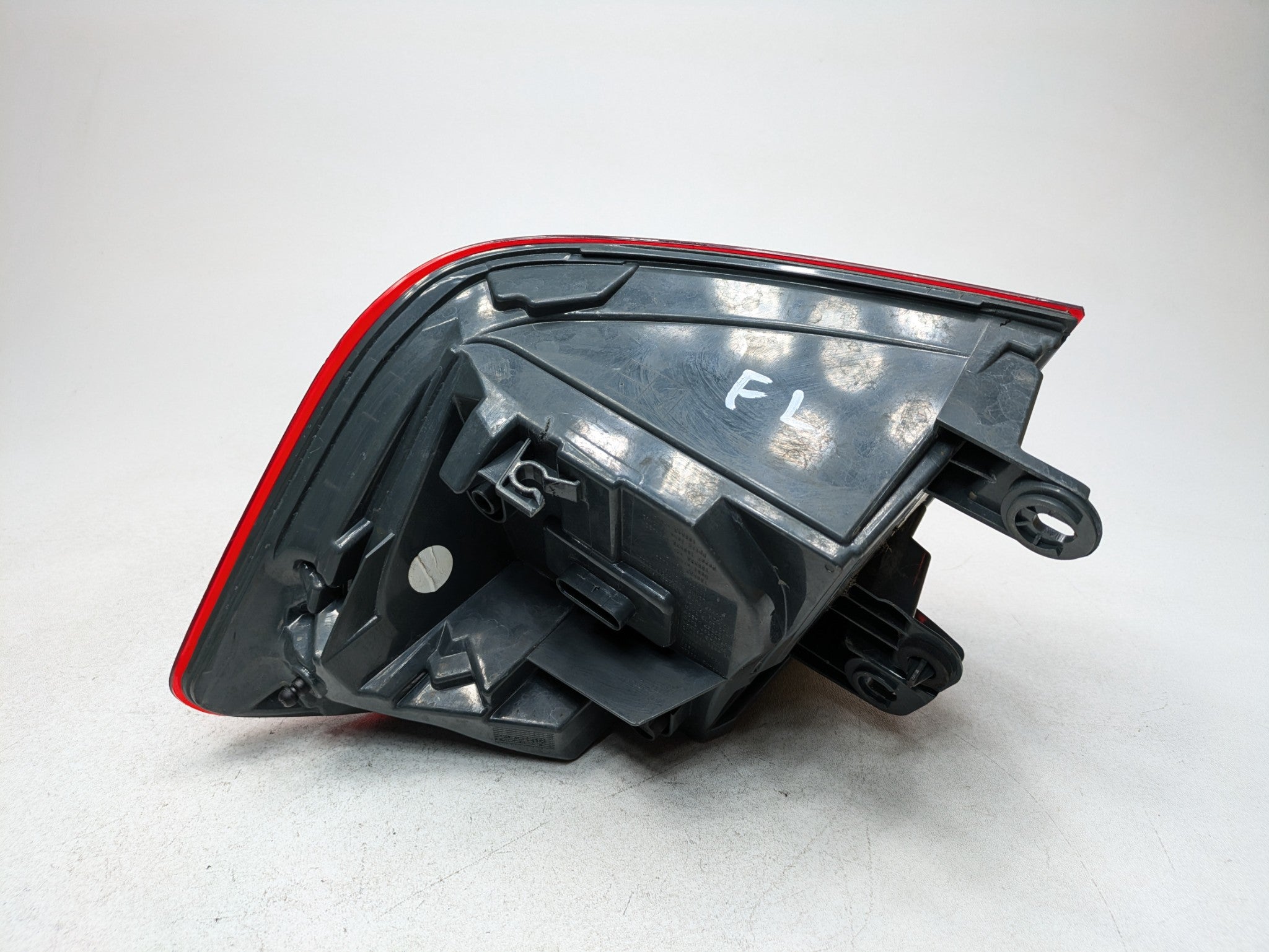 2016 - 2019 OEM BMW 330I REAR LEFT DRIVER SIDE OUTER TAIL LIGHT ASSEMBLY