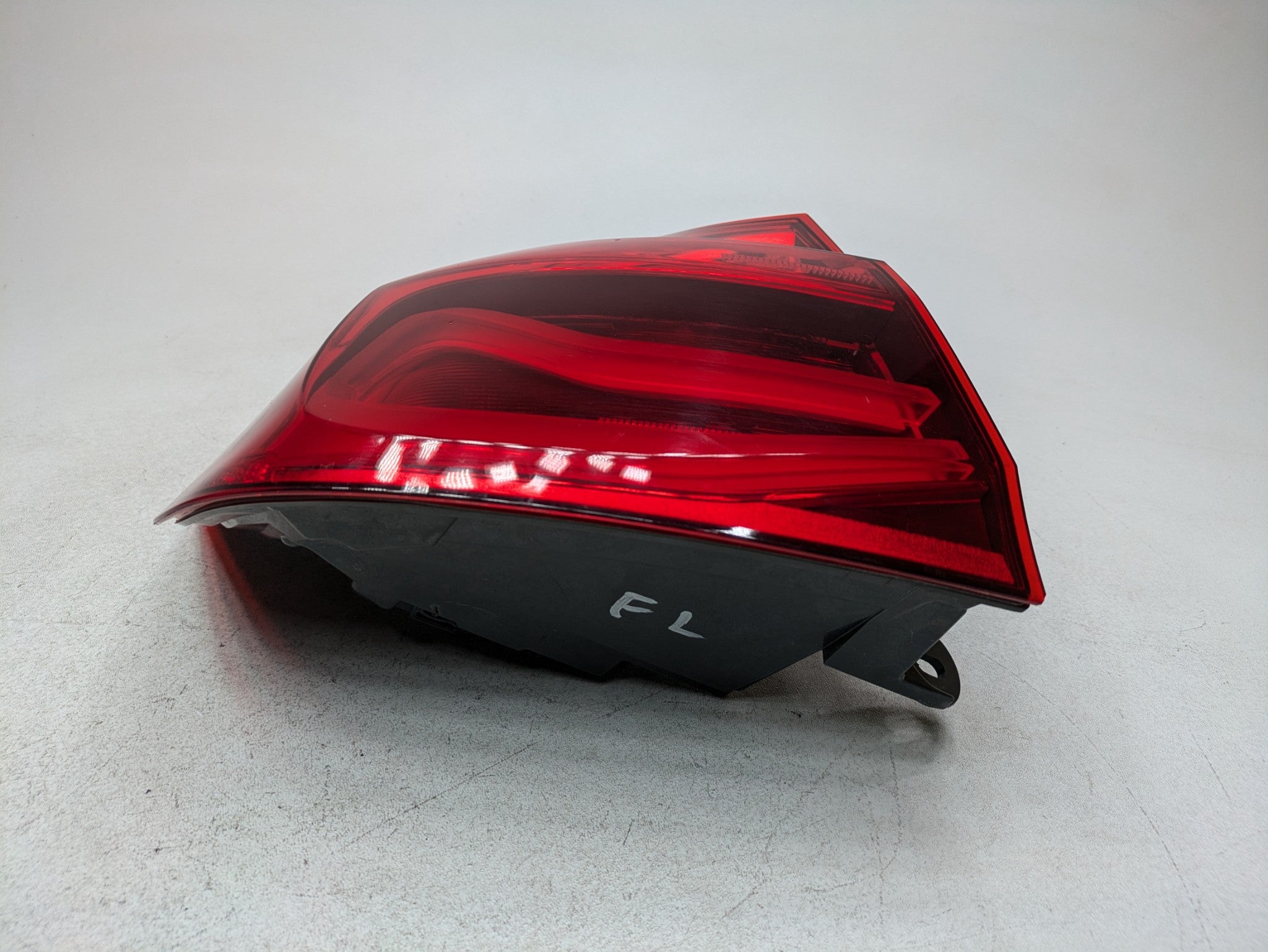 2016 - 2019 OEM BMW 330I REAR LEFT DRIVER SIDE OUTER TAIL LIGHT ASSEMBLY