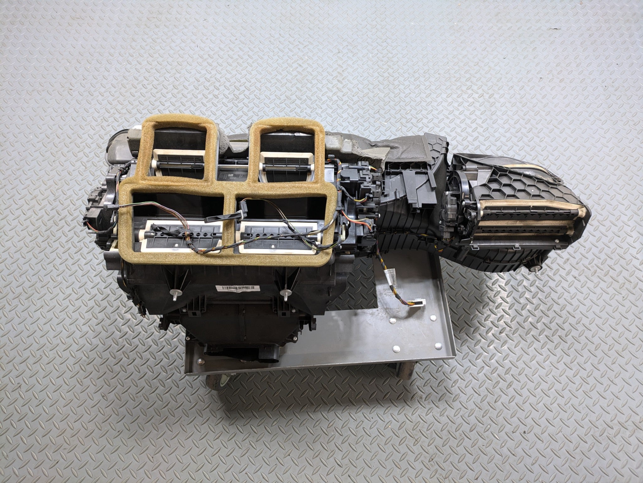 2016 - 2019 OEM BMW 330I AC EVAPORATOR CLIMATE HEATER CORE ASSEMBLY