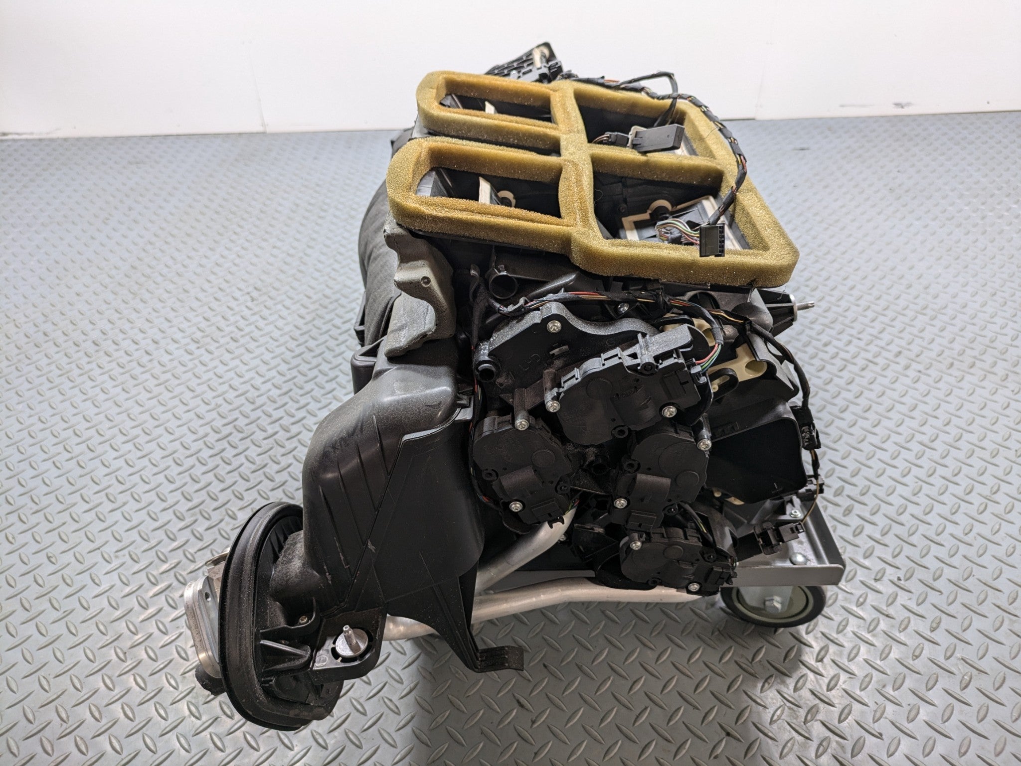 2016 - 2019 OEM BMW 330I AC EVAPORATOR CLIMATE HEATER CORE ASSEMBLY