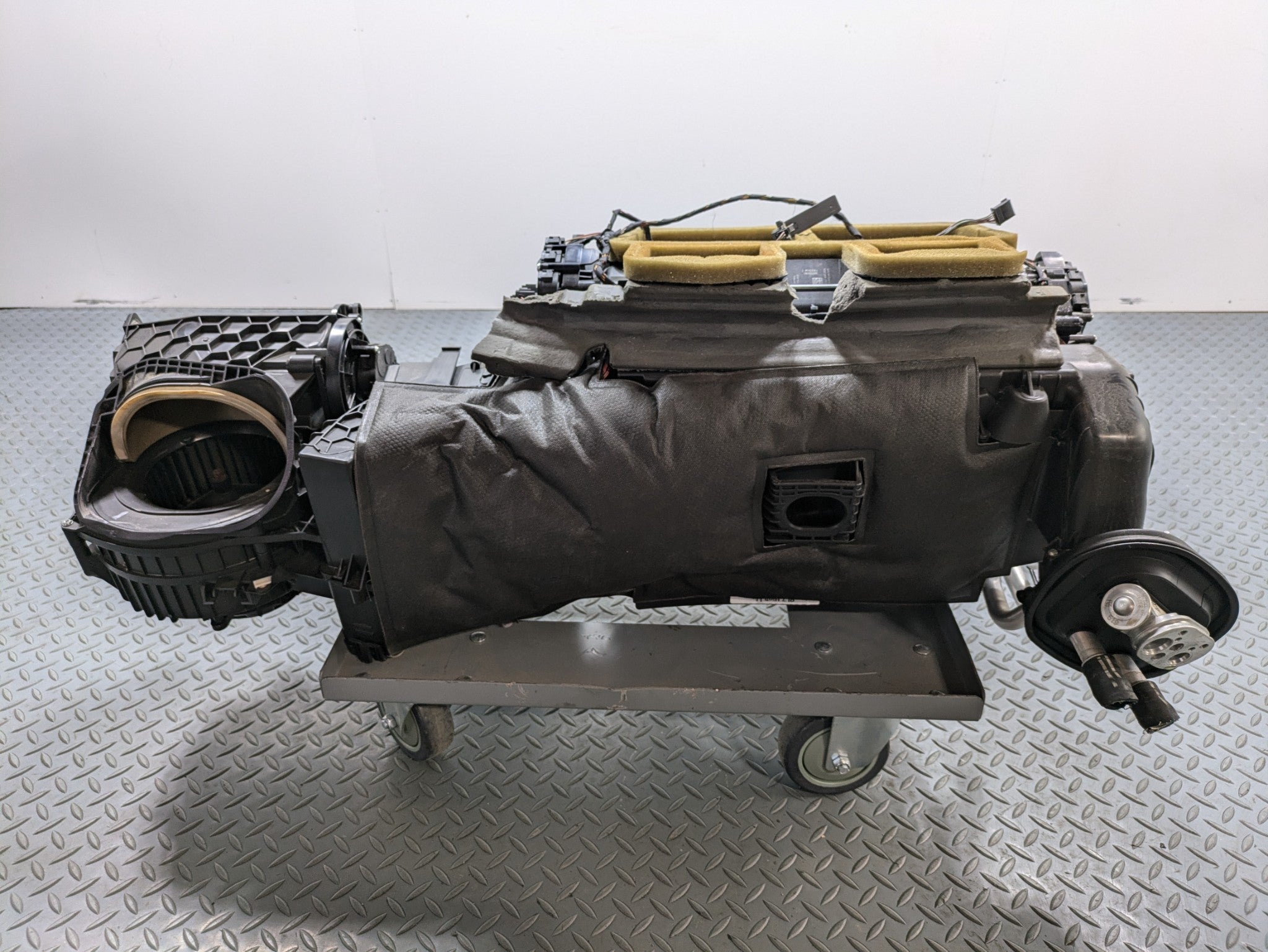 2016 - 2019 OEM BMW 330I AC EVAPORATOR CLIMATE HEATER CORE ASSEMBLY
