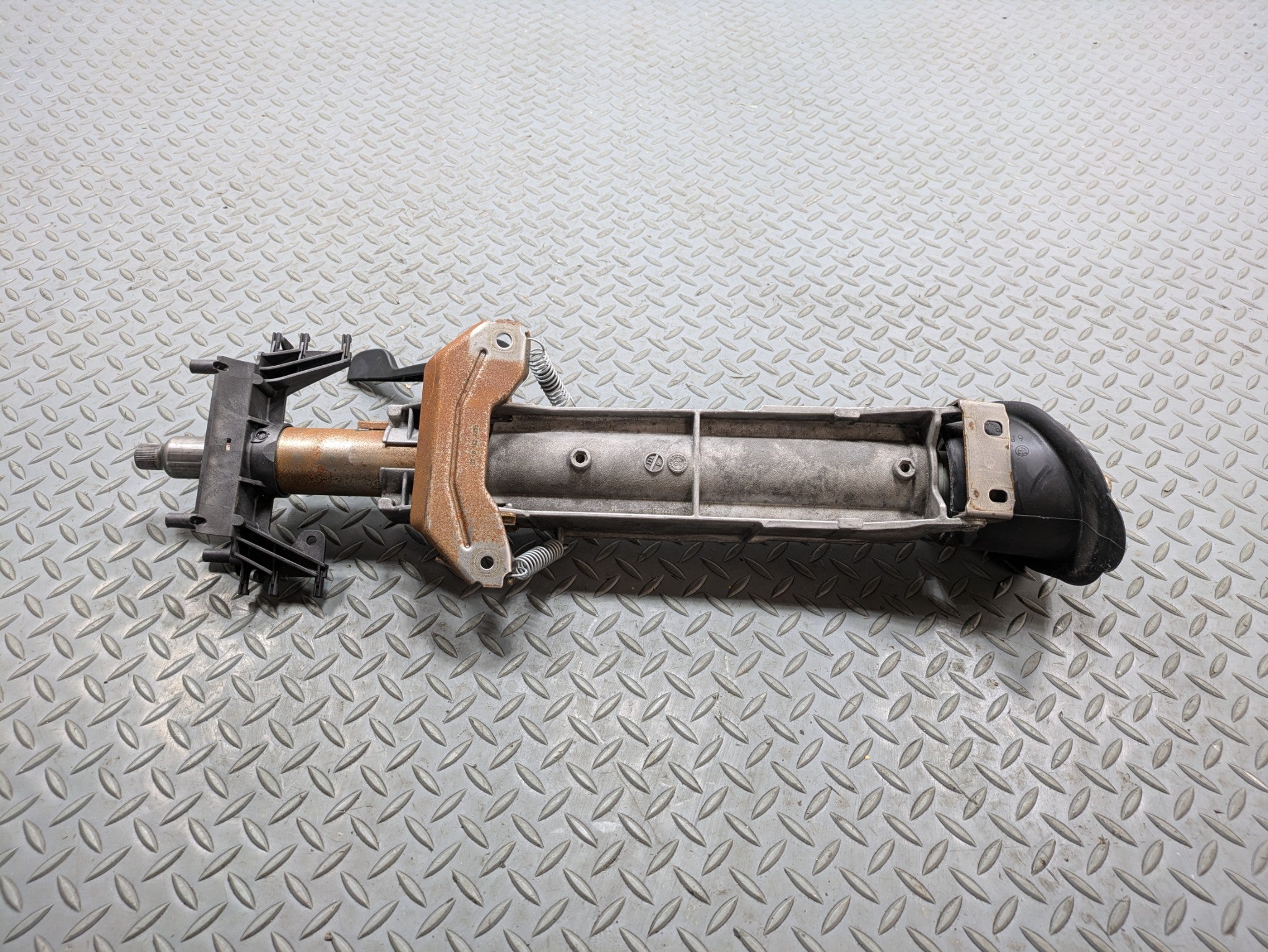 2016 - 2019 OEM BMW 330I MANUAL POWER ADJUSTMENT STEERING COLUMN ASSEMBLY