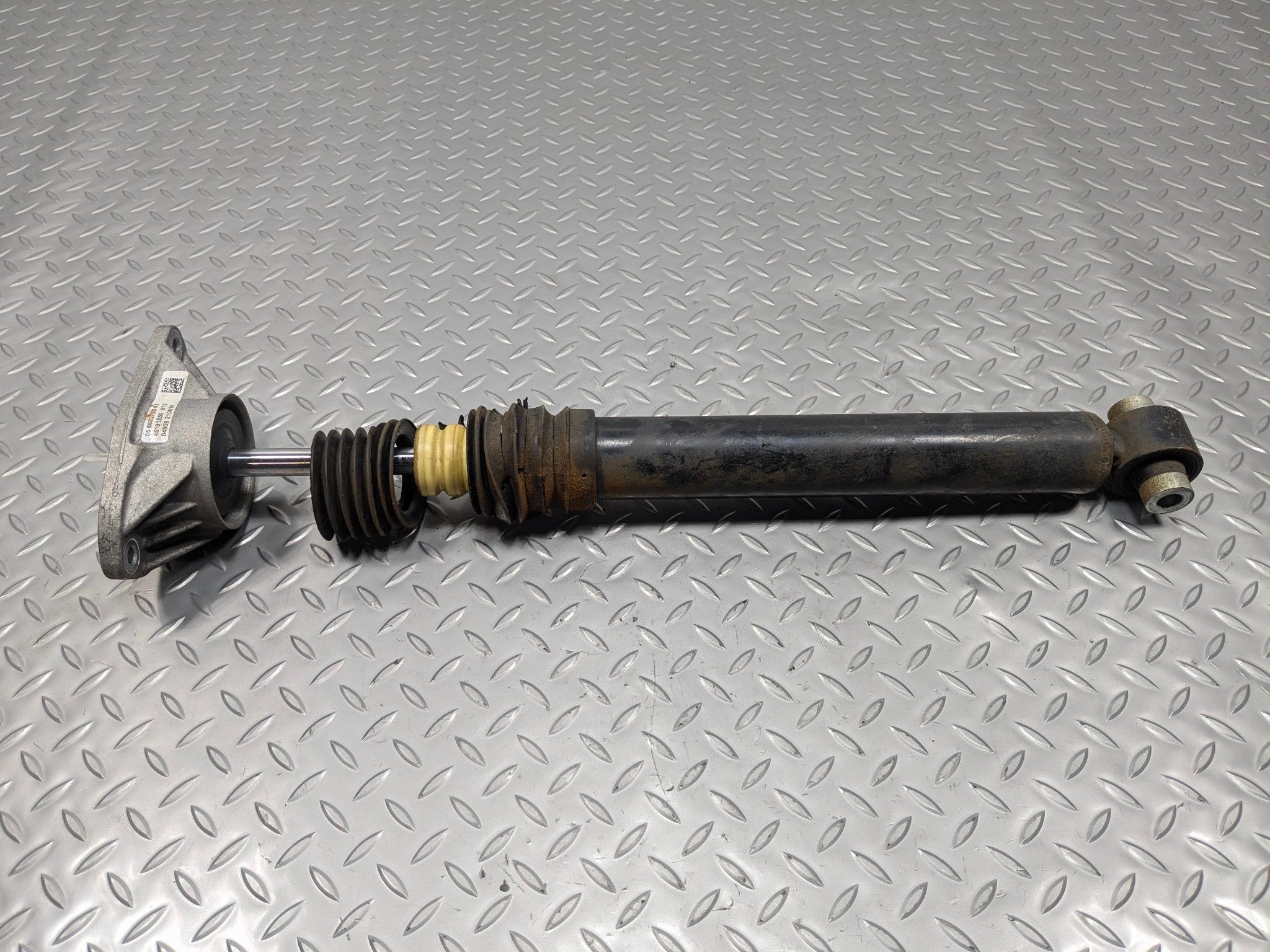 2016 - 2019 OEM BMW 330I REAR LEFT DRIVER SIDE SHOCK STRUT ABSORBER