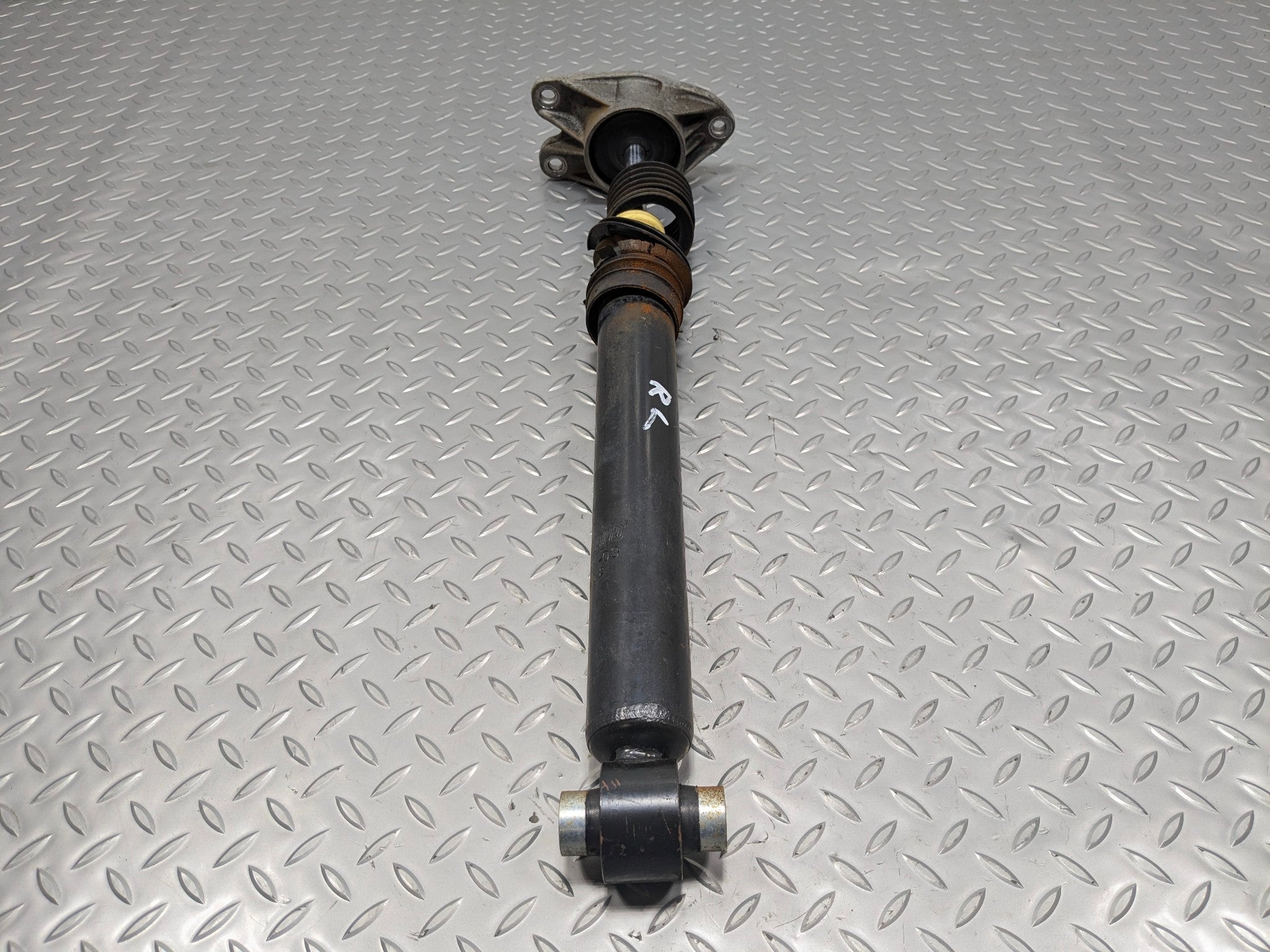 2016 - 2019 OEM BMW 330I REAR LEFT DRIVER SIDE SHOCK STRUT ABSORBER