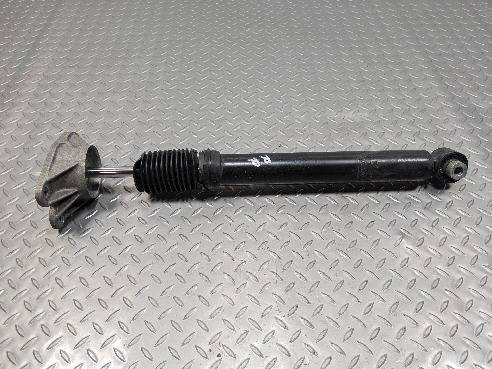 2016 - 2019 OEM BMW 330I REAR RIGHT PASSENGER SIDE SHOCK STRUT ABSORBER