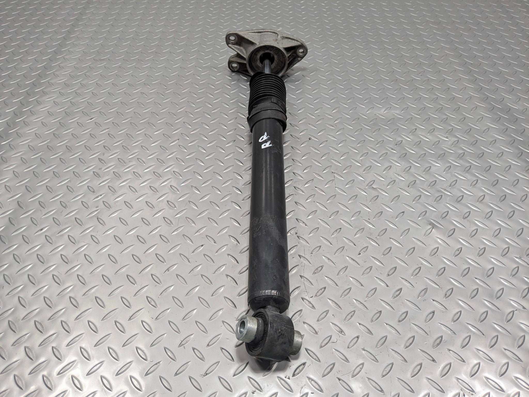 2016 - 2019 OEM BMW 330I REAR RIGHT PASSENGER SIDE SHOCK STRUT ABSORBER