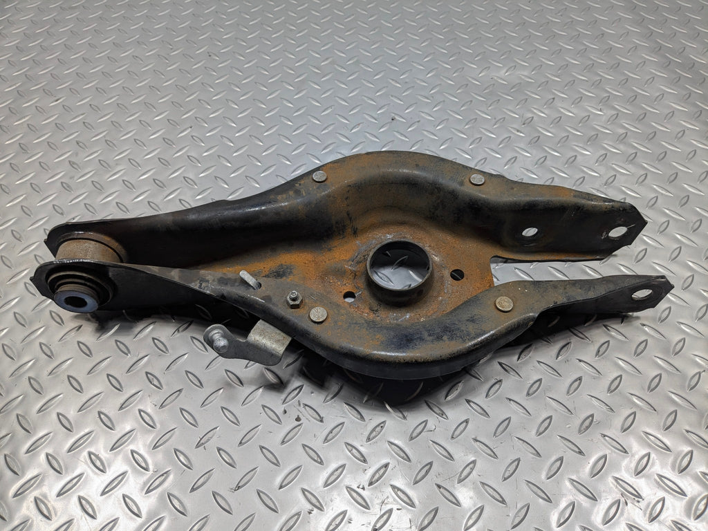 2016 - 2019 OEM BMW 330I REAR LEFT DRIVER SIDE LOWER CONTROL ARM SPRING PERCH