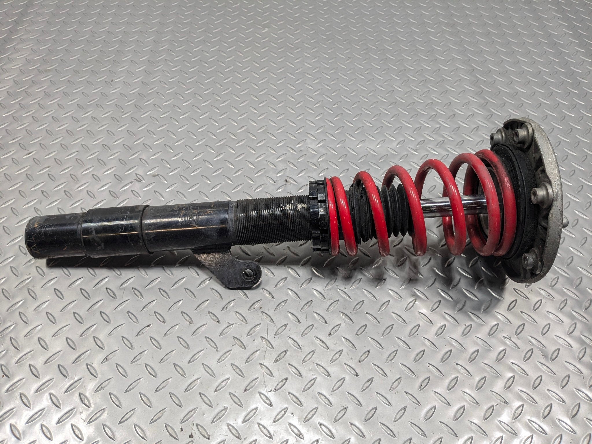 2016 - 2019 OEM BMW 330I FRONT LEFT SHOCK ABSORBER STRUT RWD WITHOUT ADAPTIVE