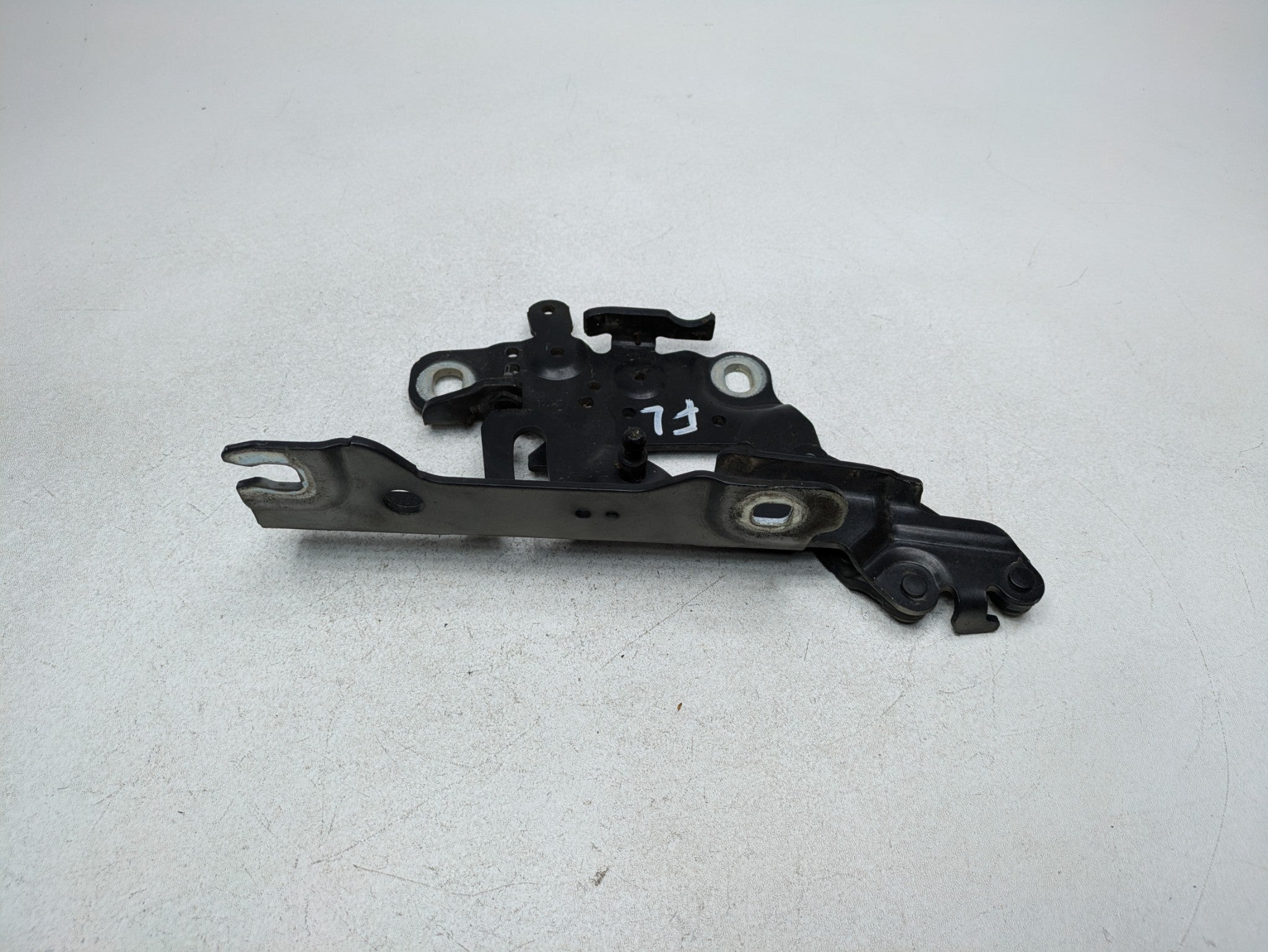 2016 - 2019 OEM BMW 330I FRONT LEFT DRIVER SIDE HOOD BONNET HINGE SUPPORT