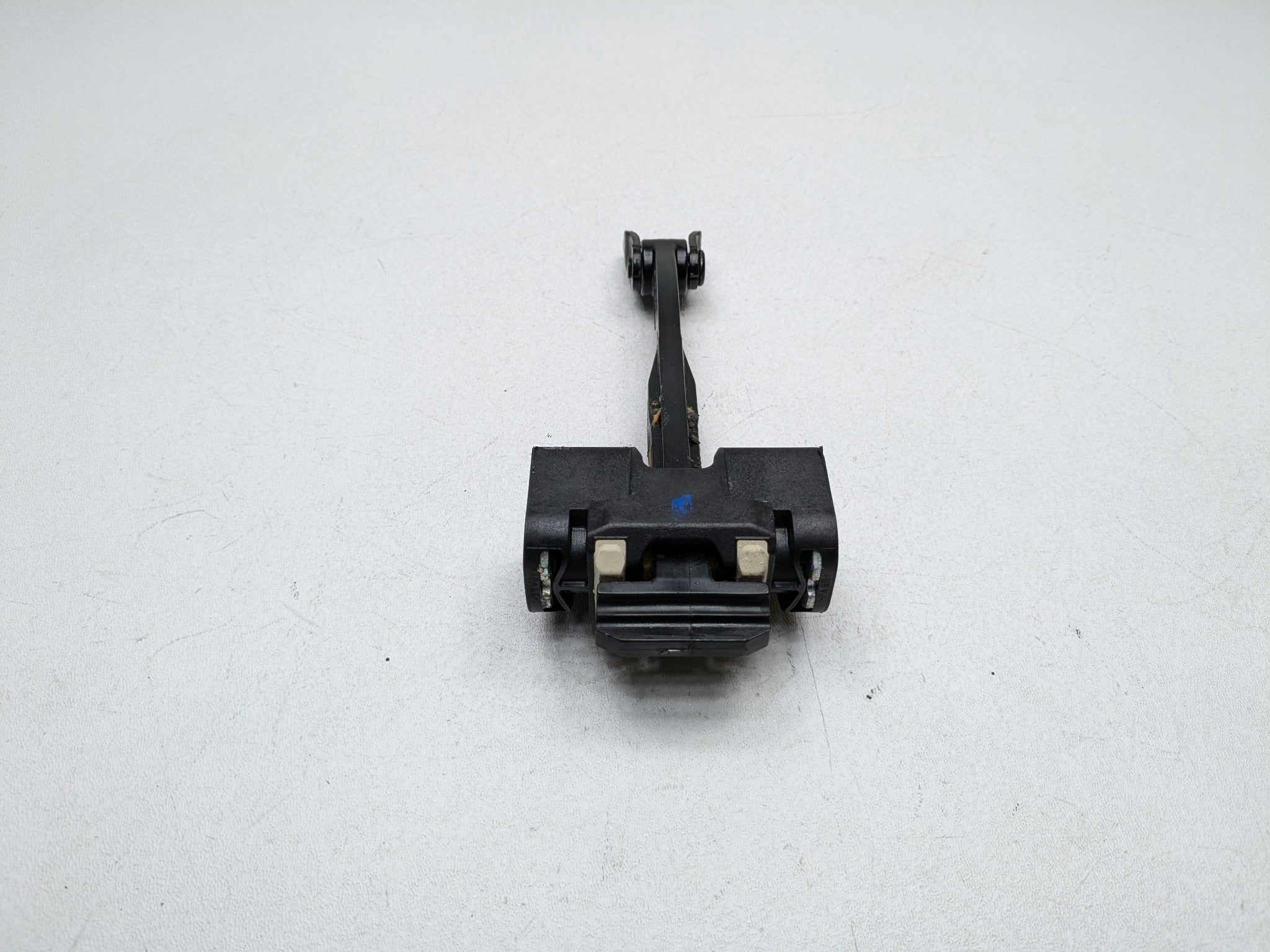 2016 - 2019 OEM BMW 330I FRONT RIGHT PASSENGER SIDE DOOR CHECK STRAP STOPPER