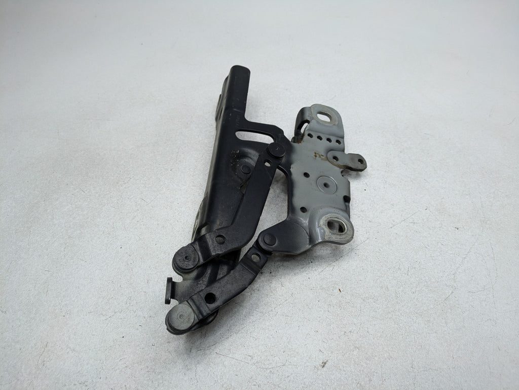 2016 - 2019 OEM BMW 330I FRONT RIGHT PASSENGER SIDE HOOD BONNET HINGE SUPPORT