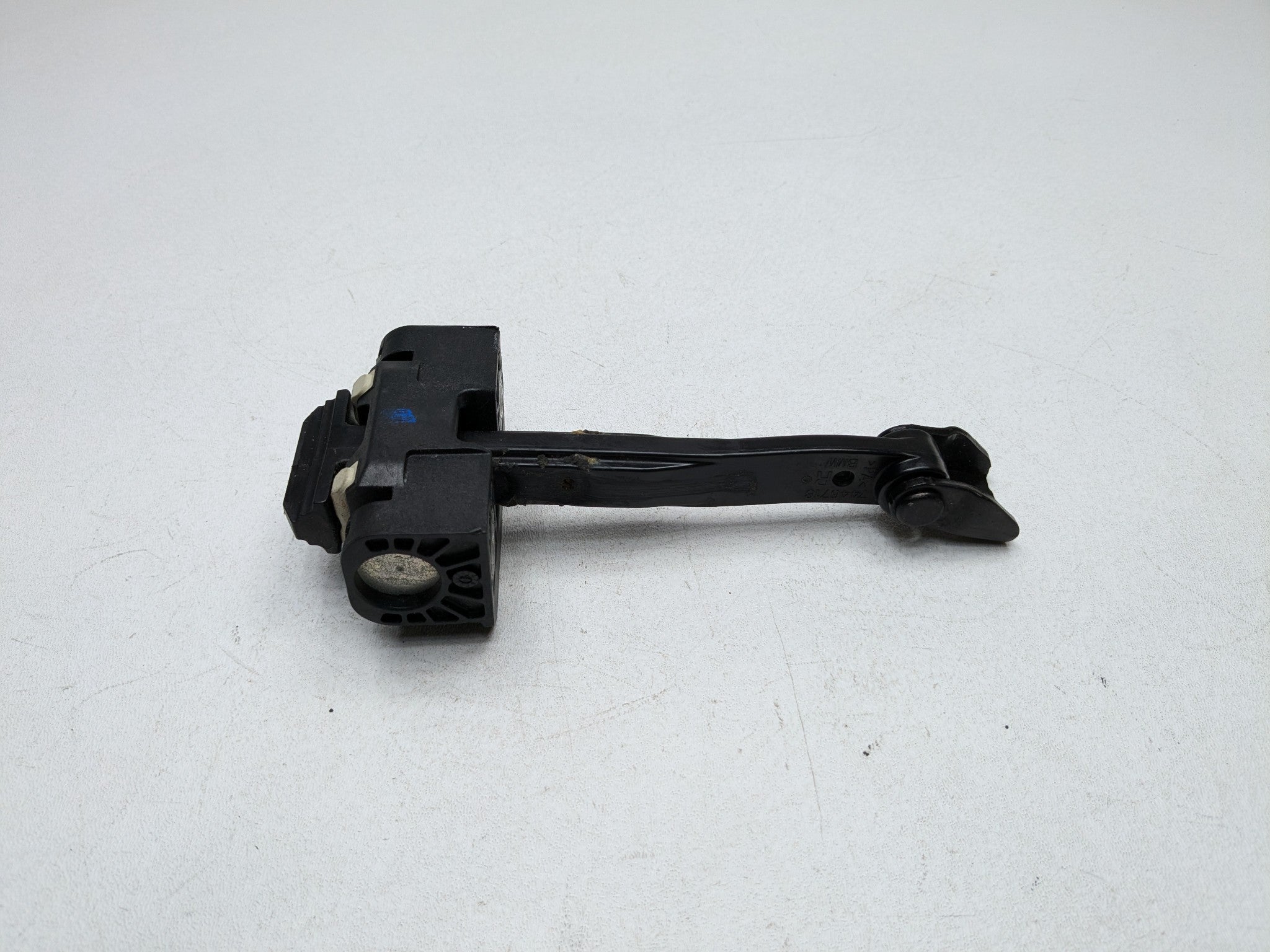 2016 - 2019 OEM BMW 330I FRONT RIGHT PASSENGER SIDE DOOR CHECK STRAP STOPPER