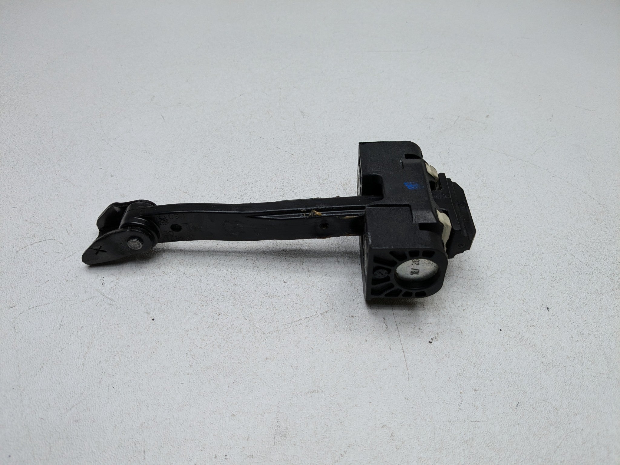 2016 - 2019 OEM BMW 330I FRONT RIGHT PASSENGER SIDE DOOR CHECK STRAP STOPPER