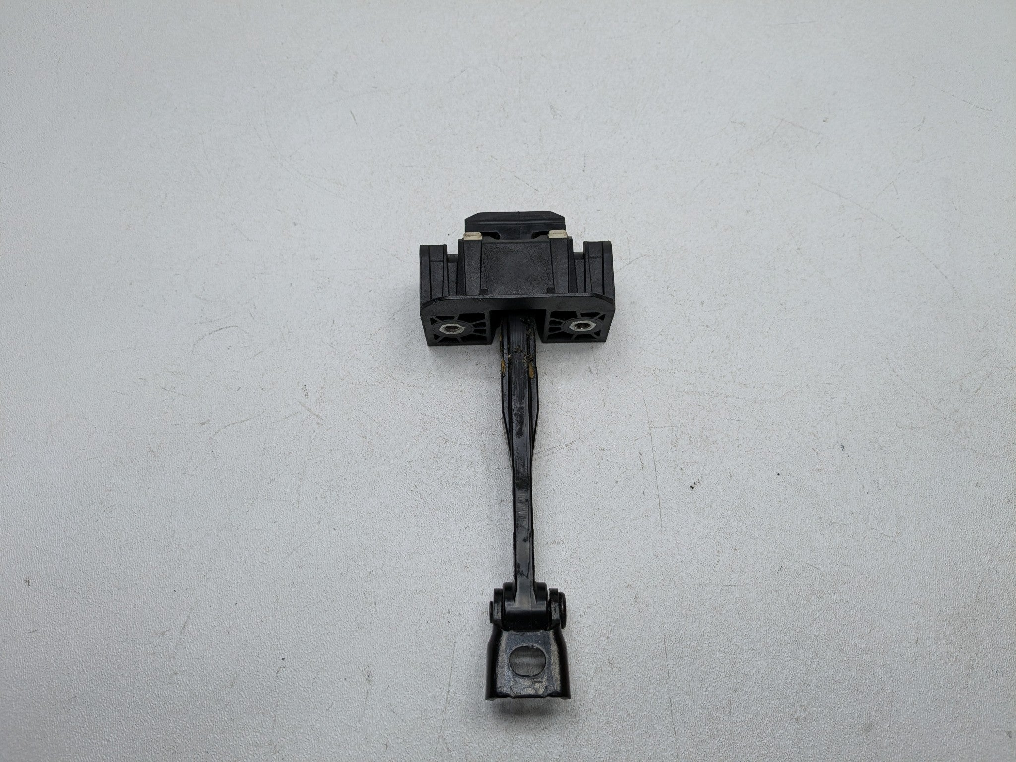 2016 - 2019 OEM BMW 330I FRONT RIGHT PASSENGER SIDE DOOR CHECK STRAP STOPPER