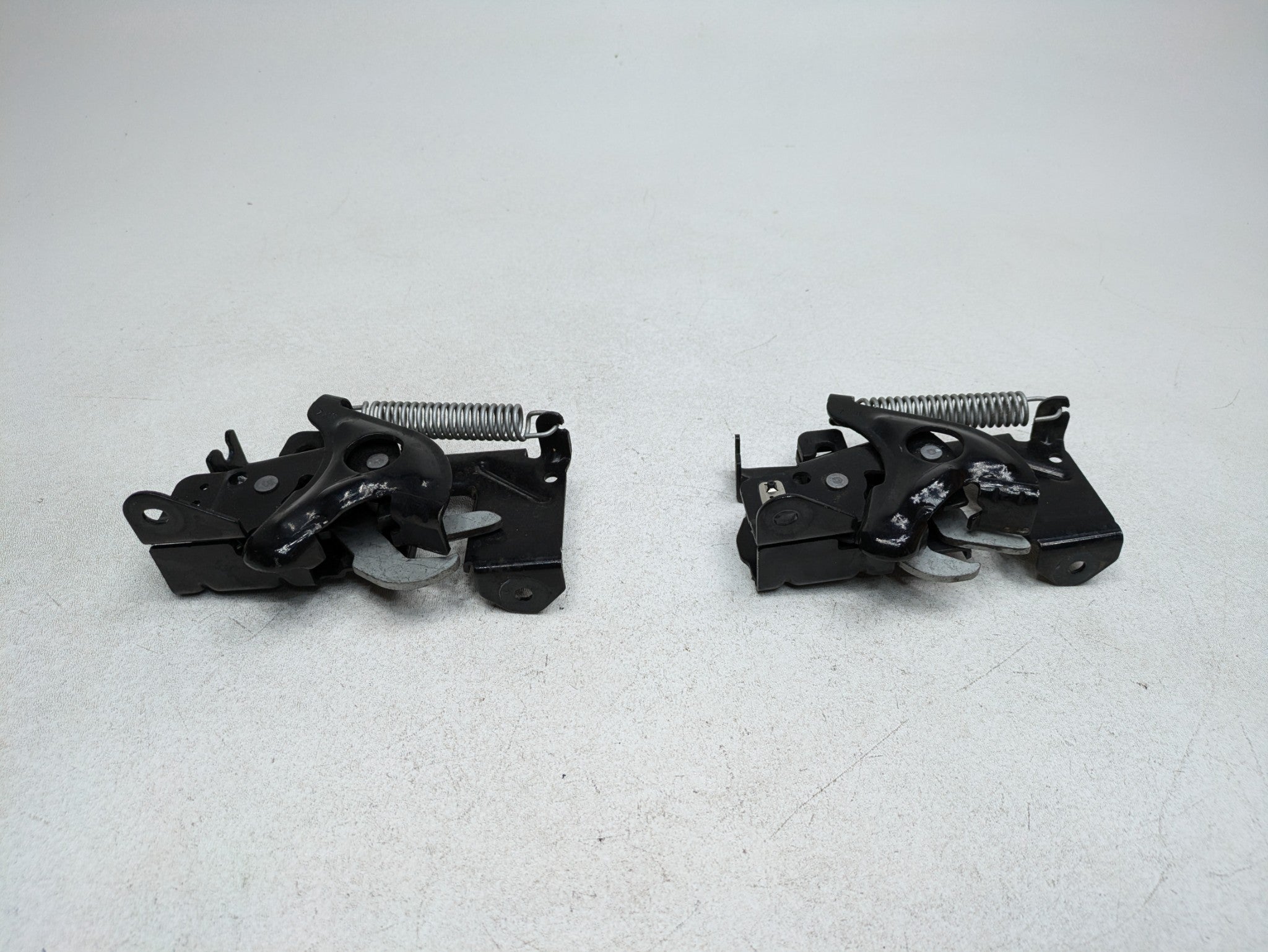 2016 - 2019 OEM BMW 330I FRONT LEFT AND RIGHT SIDE HOOD LATCH LOCK ACTUATOR