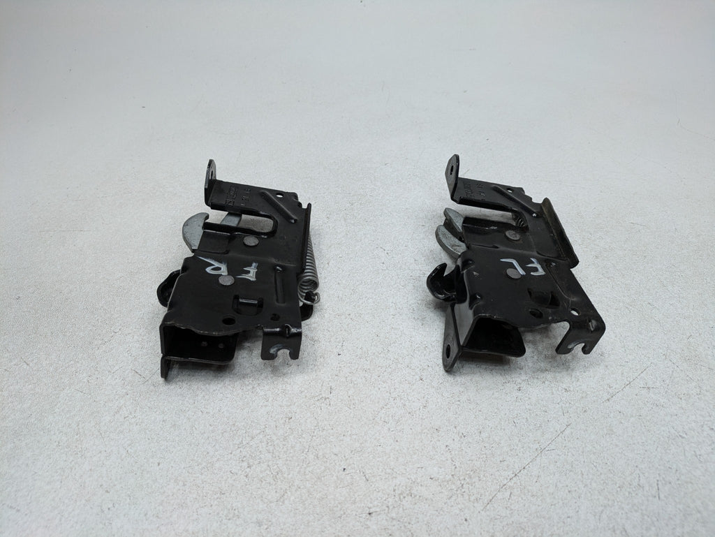 2016 - 2019 OEM BMW 330I FRONT LEFT AND RIGHT SIDE HOOD LATCH LOCK ACTUATOR