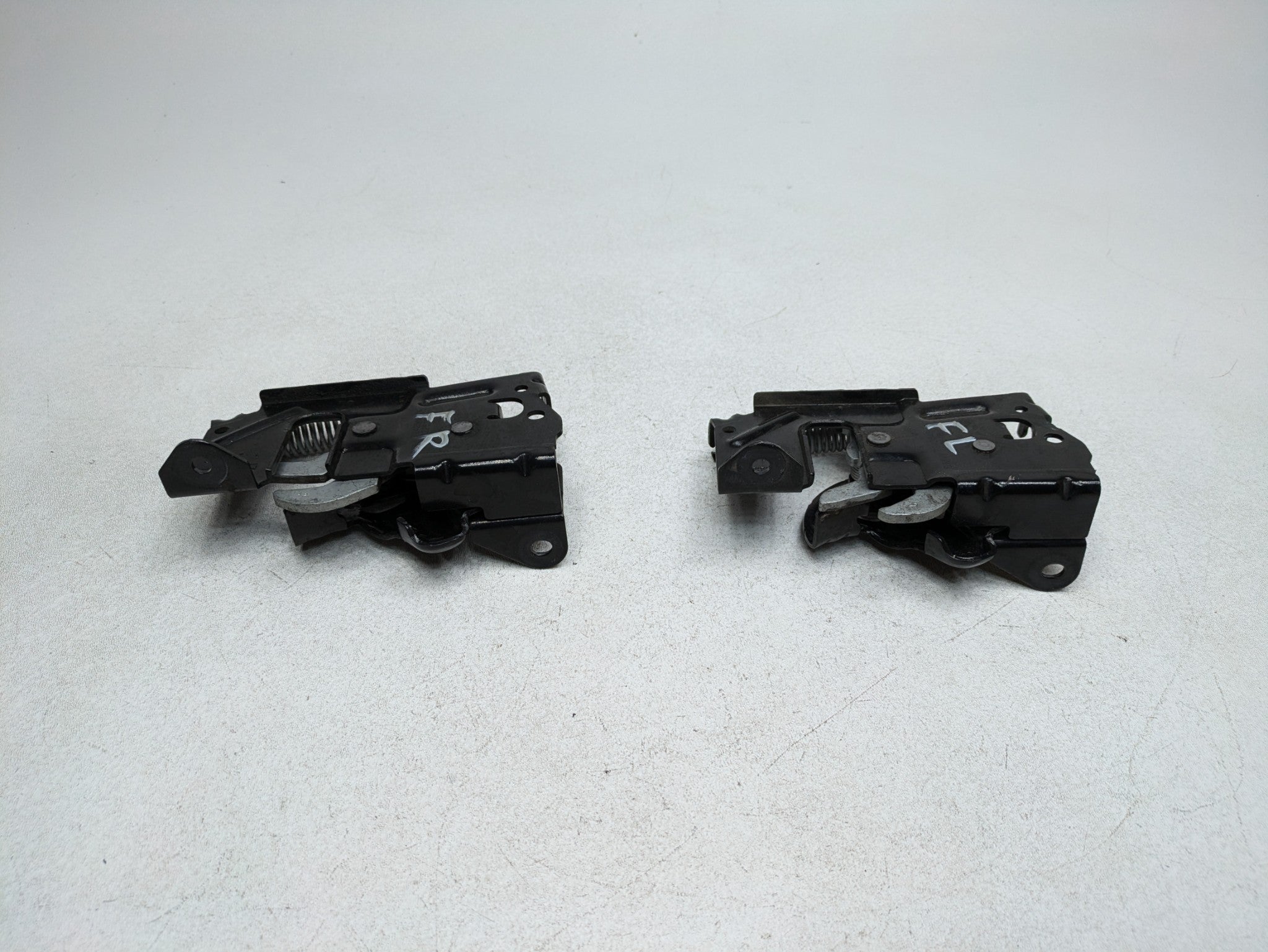 2016 - 2019 OEM BMW 330I FRONT LEFT AND RIGHT SIDE HOOD LATCH LOCK ACTUATOR