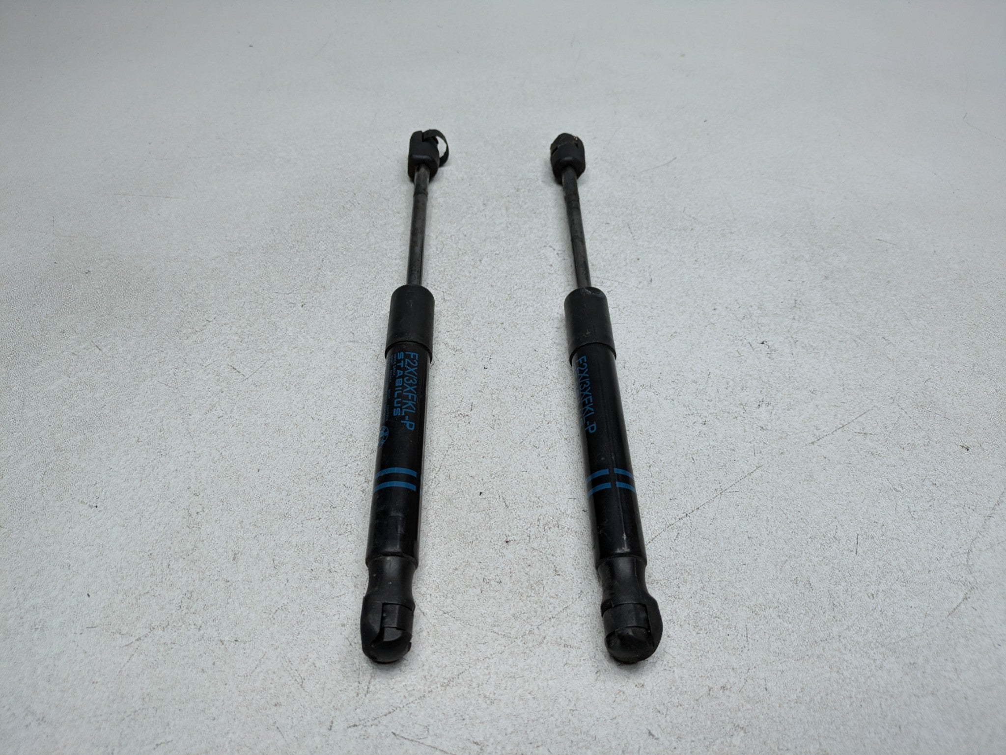 2016 - 2019 OEM BMW 330I FRONT LEFT AND RIGHT SIDE HOOD SHOCK STRUT ASSEMBLY