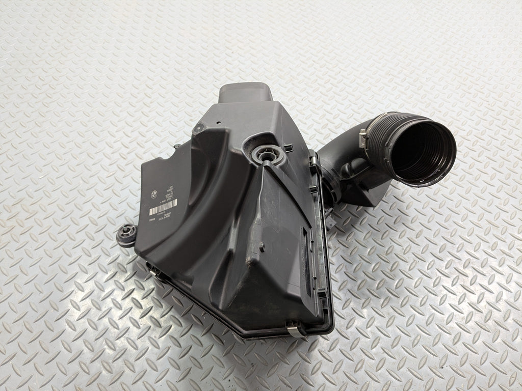 2016 - 2019 OEM BMW 330I AIR CLEANER INTAKE HOUSING FILTER BOX ASSEMBLY