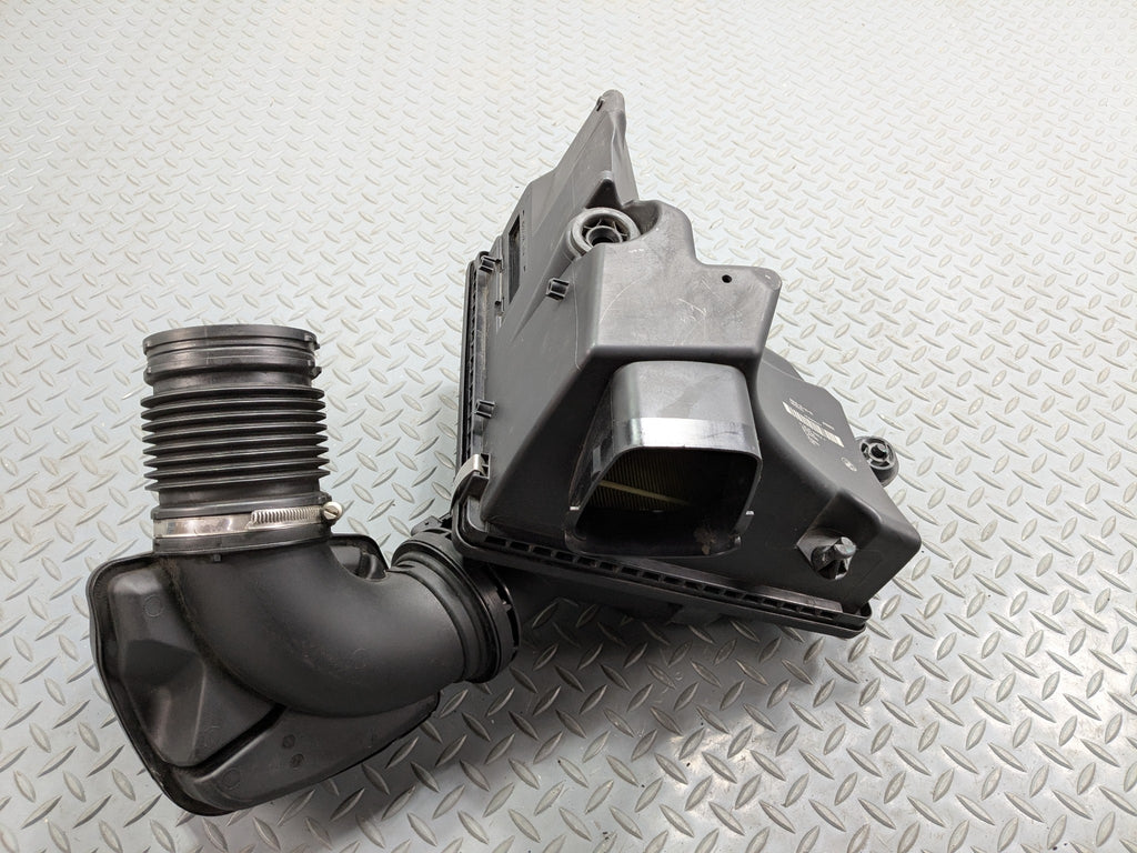 2016 - 2019 OEM BMW 330I AIR CLEANER INTAKE HOUSING FILTER BOX ASSEMBLY
