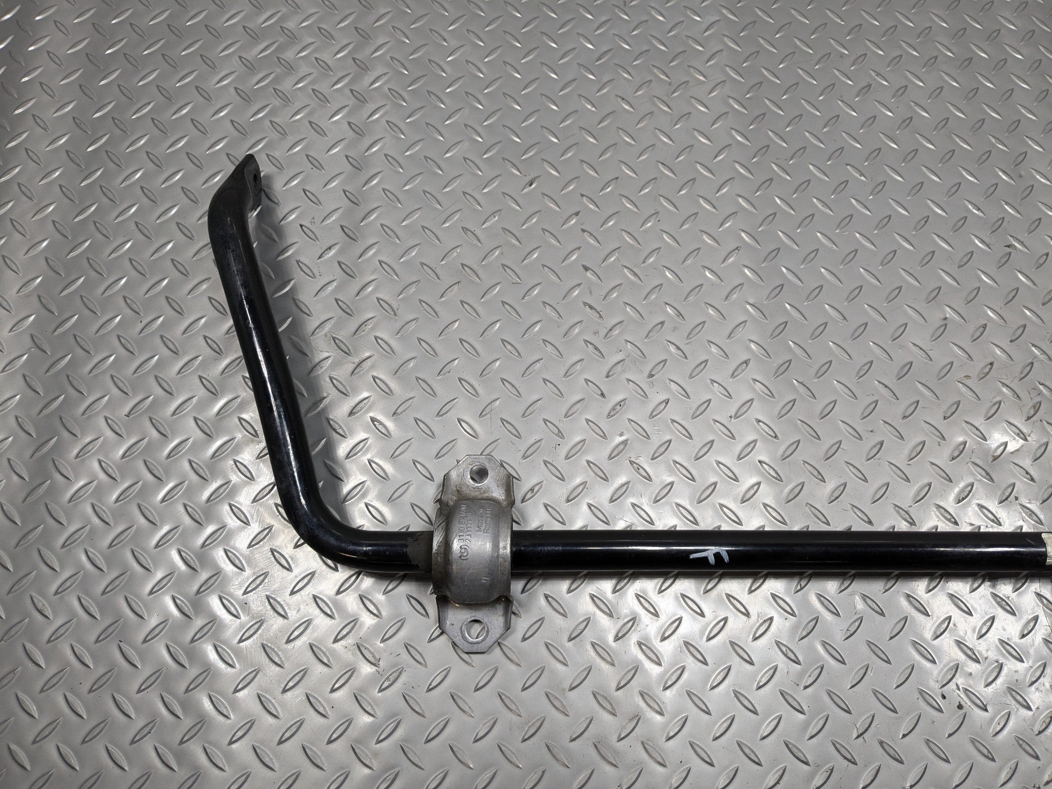 2016 - 2019 OEM BMW 330I FRONT STABILIZER SUSPENSION ANTI ROLL SWAY BAR