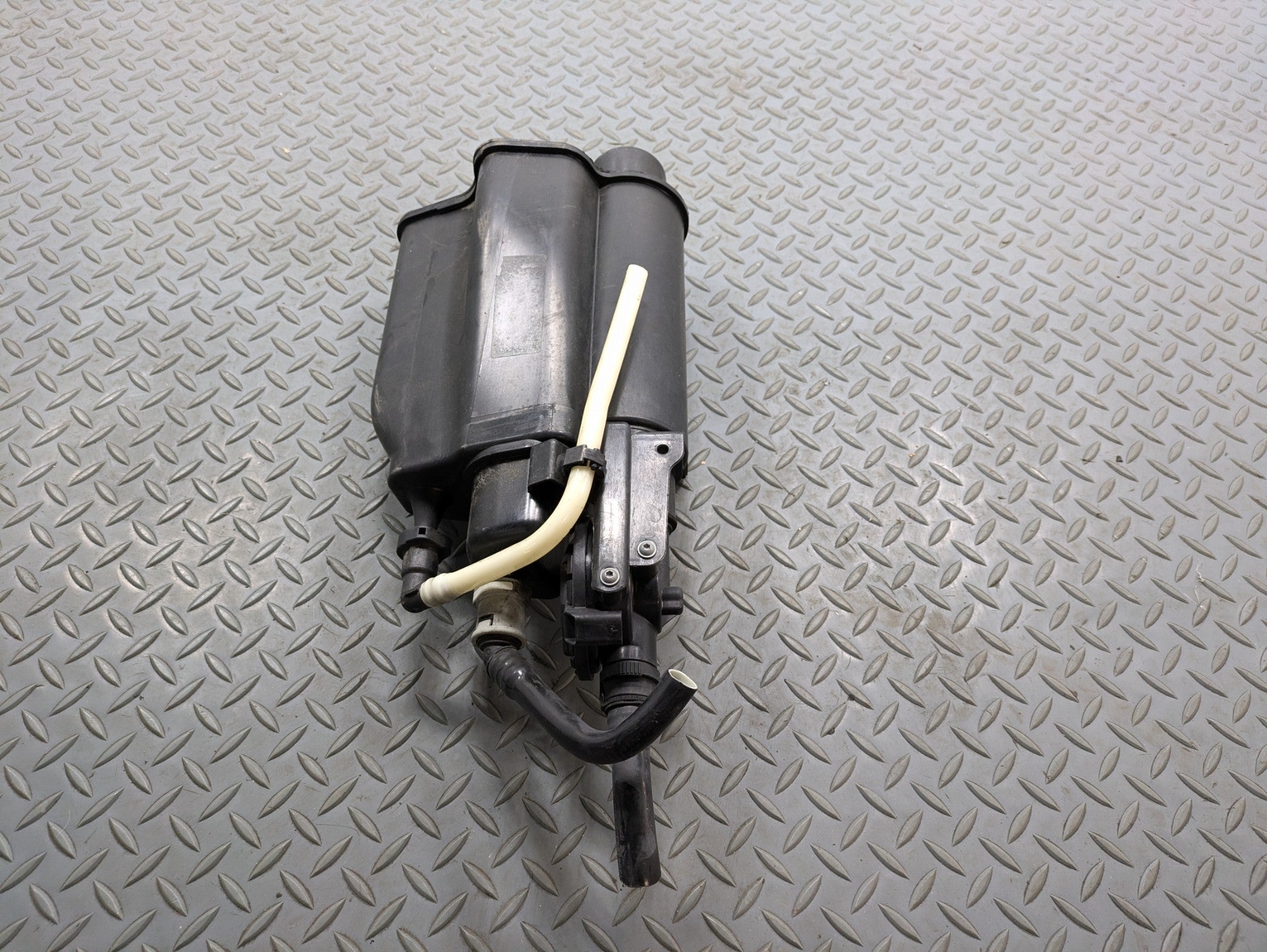 2016 - 2019 OEM BMW 330I FUEL VAPOR EVAPORATOR CANISTER ASSEMBLY