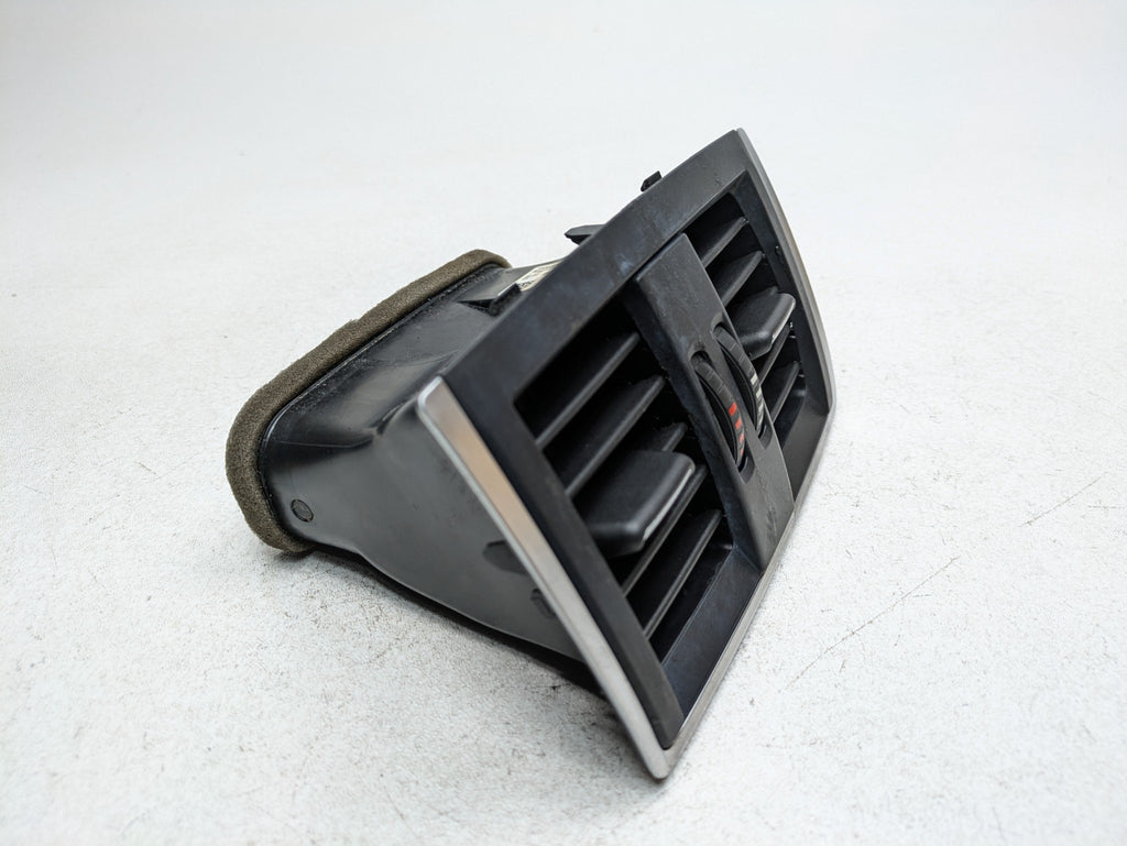 2016 - 2019 OEM BMW 330I REAR CENTER CONSOLE HEATER VENTS UNIT