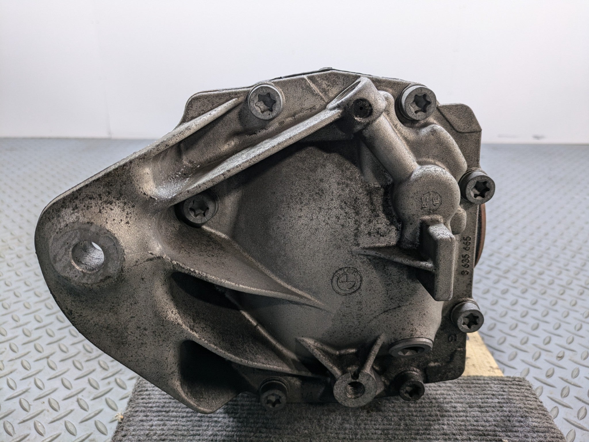 2016 - 2019 OEM BMW 330I RWD REAR DIFFERENTIAL AXLE CARRIER ASSEMBLY