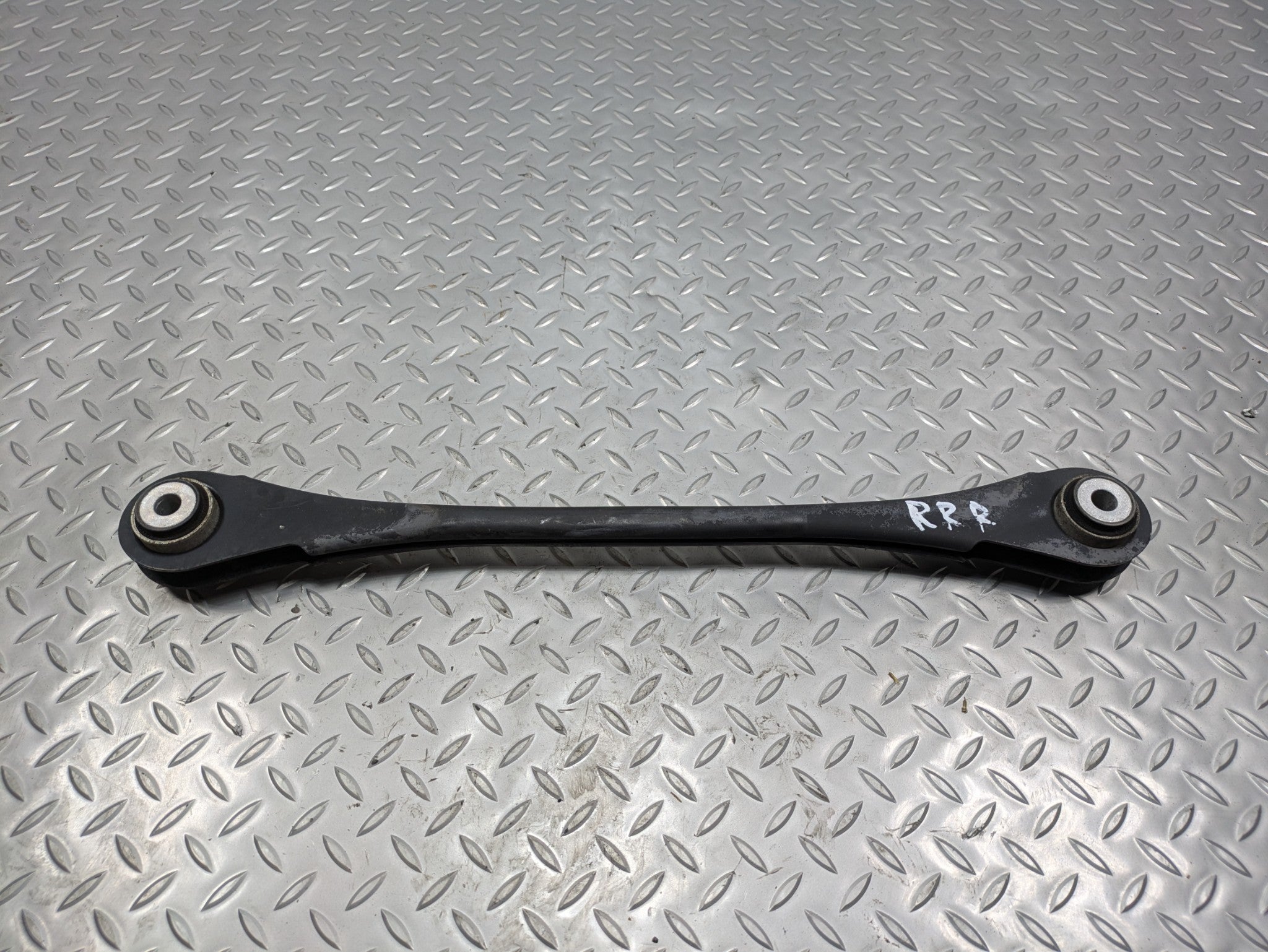 2016 - 2019 OEM BMW 330I REAR RIGHT LATERAL LOCATING LOWER CONTROL ARM
