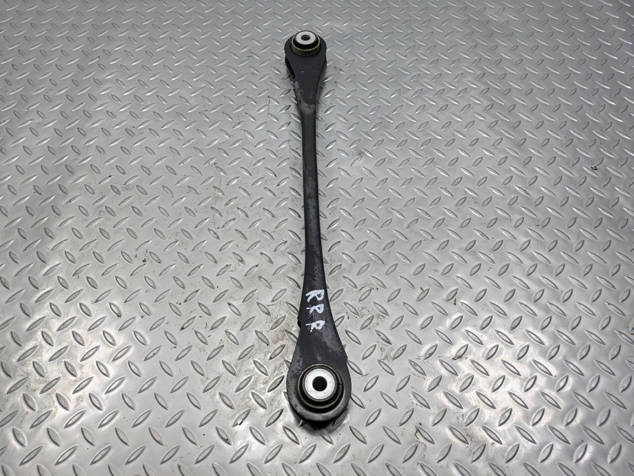 2016 - 2019 OEM BMW 330I REAR RIGHT LATERAL LOCATING LOWER CONTROL ARM