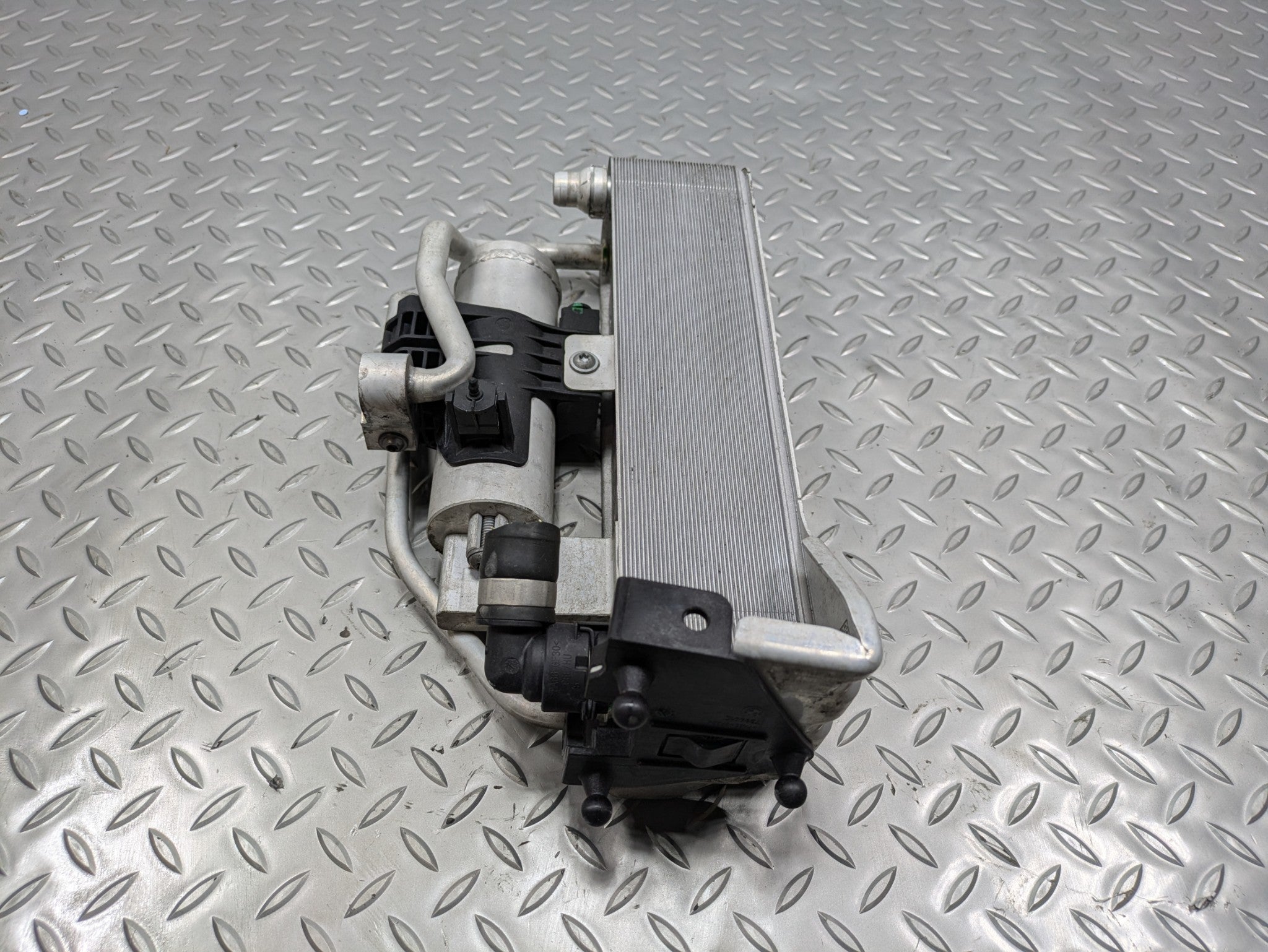 2016 - 2019 OEM BMW 330I AC AIR CONDITIONING COMPACT CONDENSER WITH DRYER