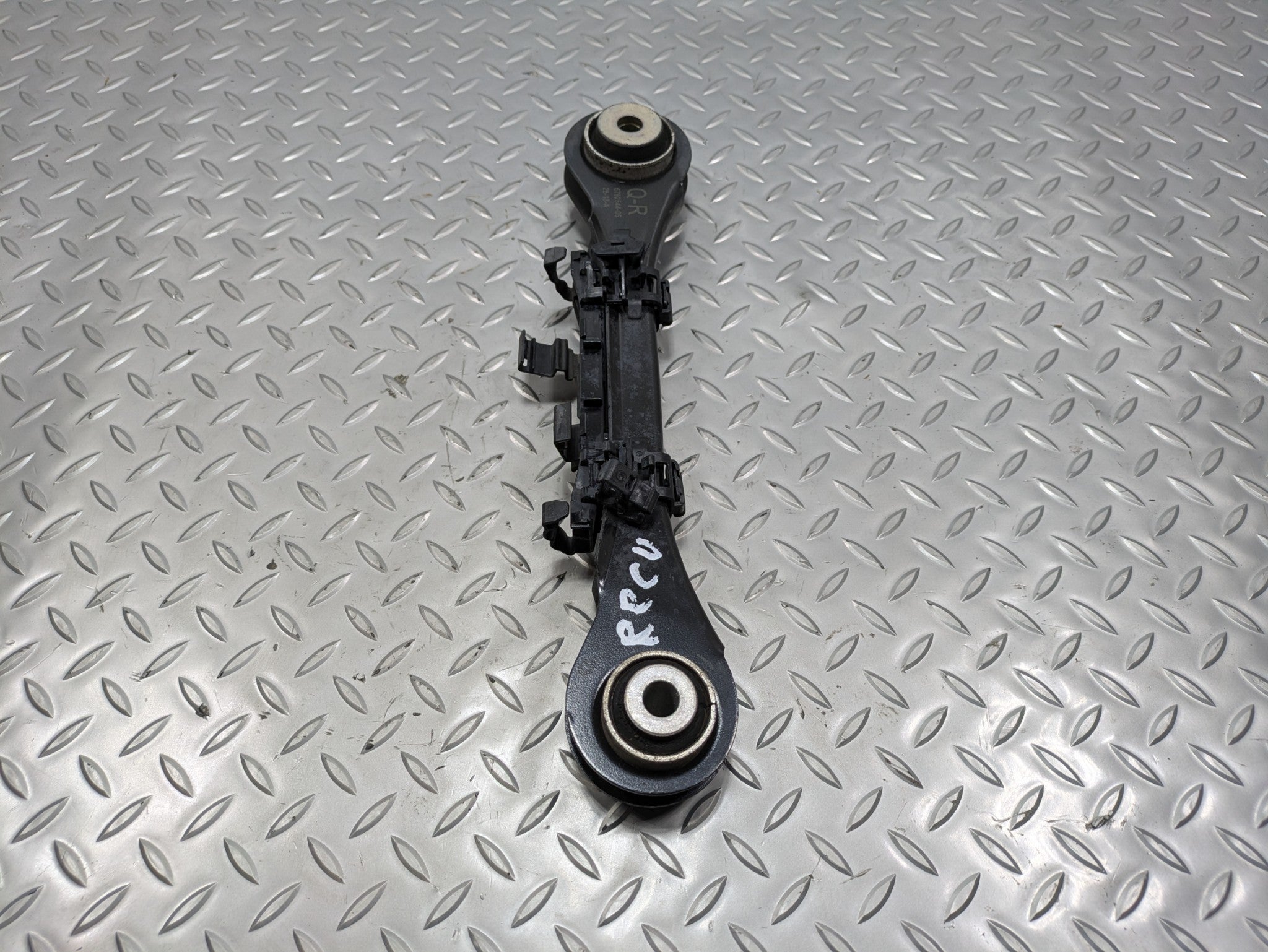 2016 - 2019 OEM BMW 330I REAR RIGHT PASSENGER SIDE UPPER FORWARD CONTROL ARM