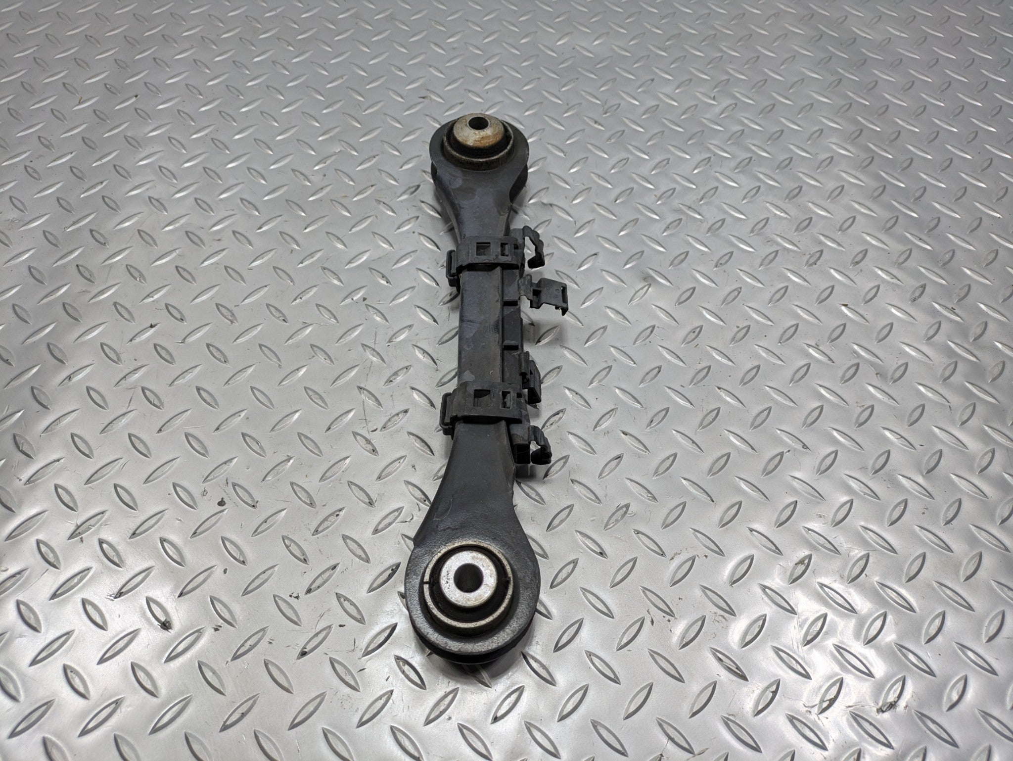 2016 - 2019 OEM BMW 330I REAR RIGHT PASSENGER SIDE UPPER FORWARD CONTROL ARM