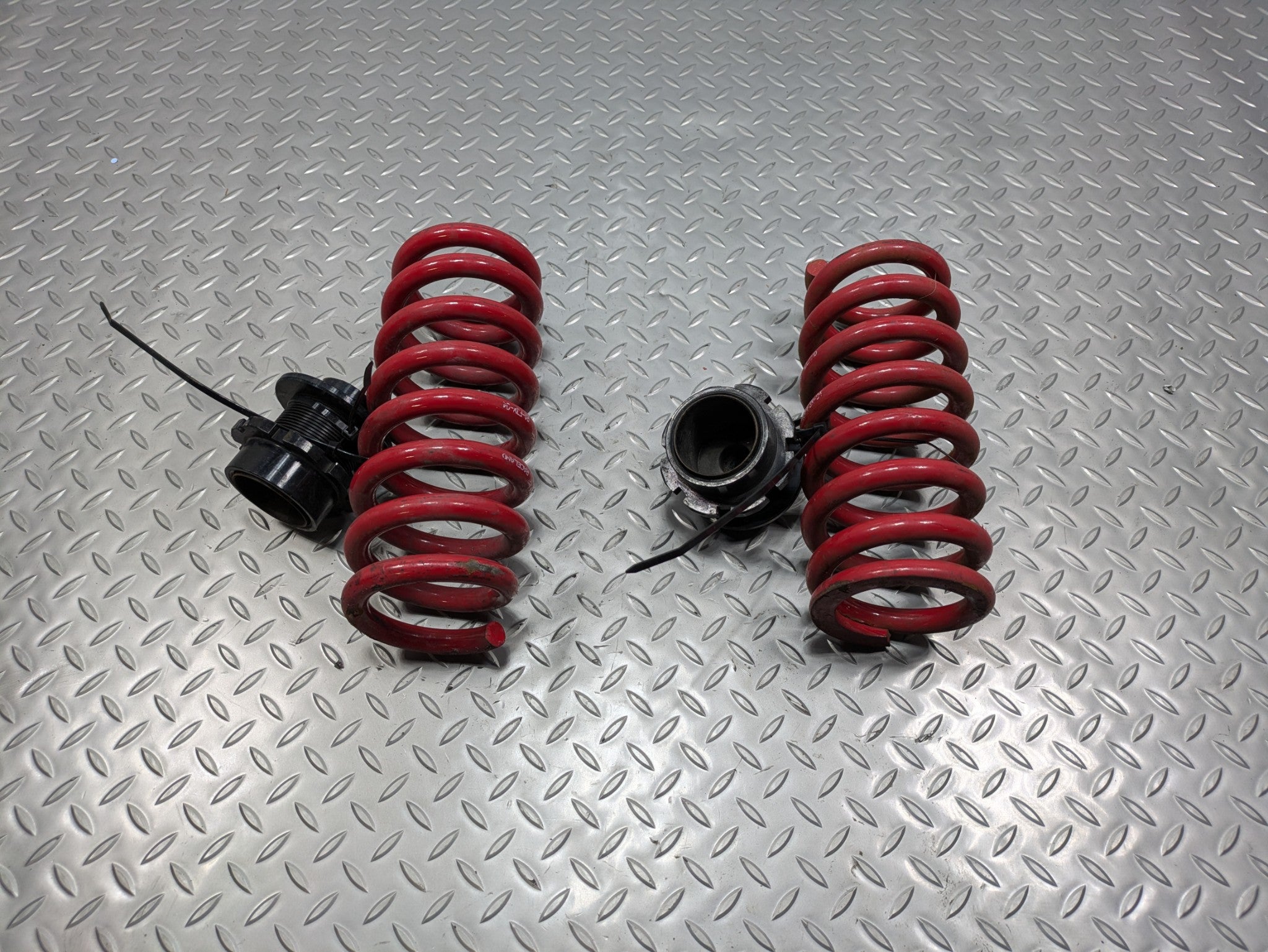 2016 - 2019 OEM BMW 330I REAR LEFT AND RIGHT SIDE SUSPENSION COIL AIR SPRING SET