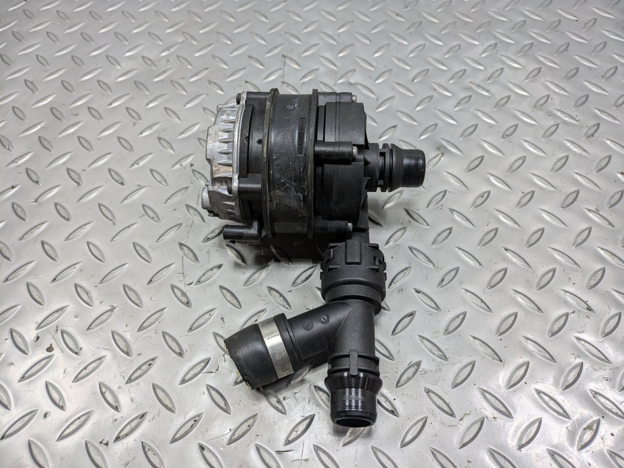2016 - 2019 OEM BMW 330I AUXILIARY ELECTRIC INTERCOOLER COOLANT WATER PUMP