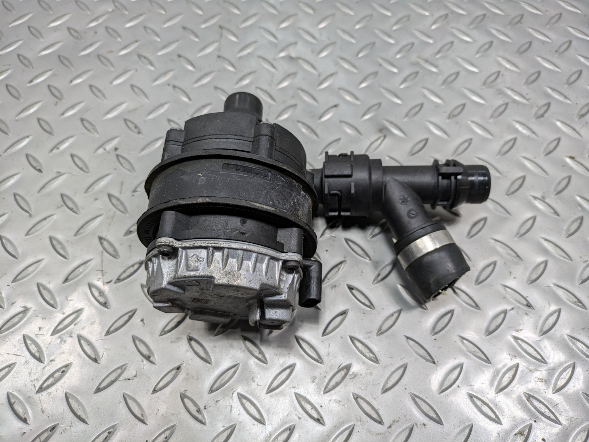 2016 - 2019 OEM BMW 330I AUXILIARY ELECTRIC INTERCOOLER COOLANT WATER PUMP