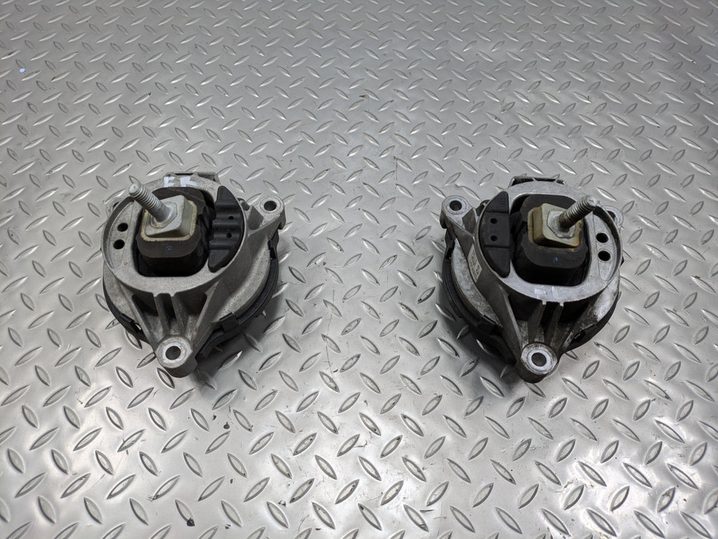2016 - 2019 OEM BMW 330I FRONT LEFT AND RIGHT SIDE ENGINE MOUNT SUPPORT