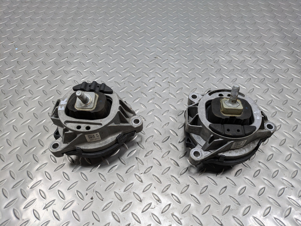 2016 - 2019 OEM BMW 330I FRONT LEFT AND RIGHT SIDE ENGINE MOUNT SUPPORT
