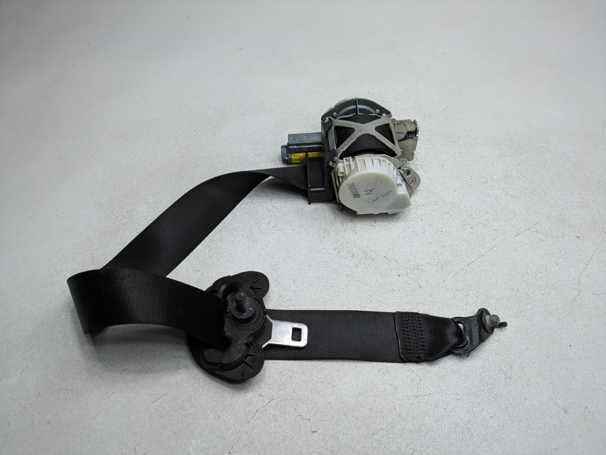 2016 - 2019 OEM BMW 330I FRONT RIGHT PASSENGER SIDE SEAT BELT RETRACTOR BLACK