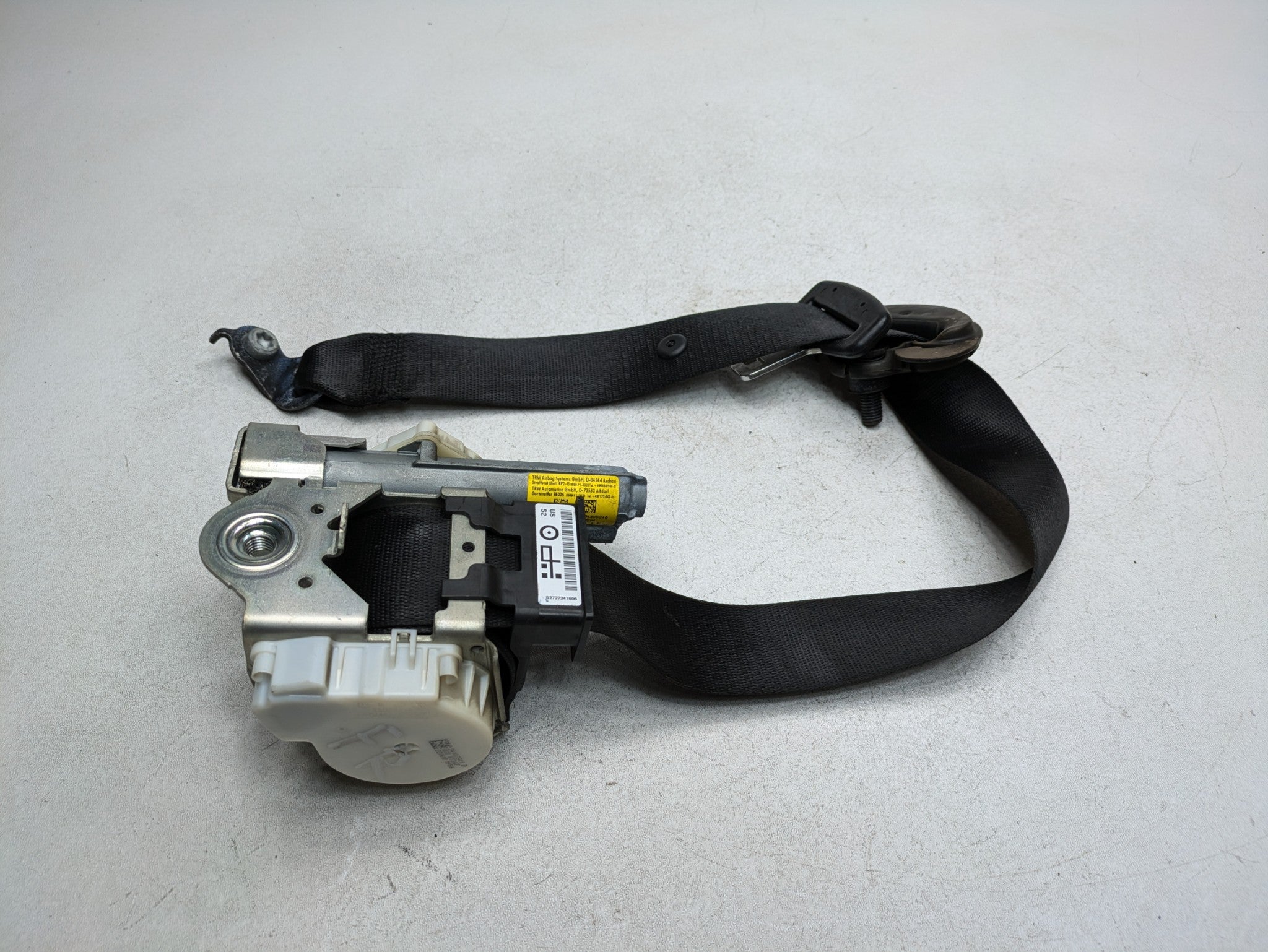 2016 - 2019 OEM BMW 330I FRONT RIGHT PASSENGER SIDE SEAT BELT RETRACTOR BLACK